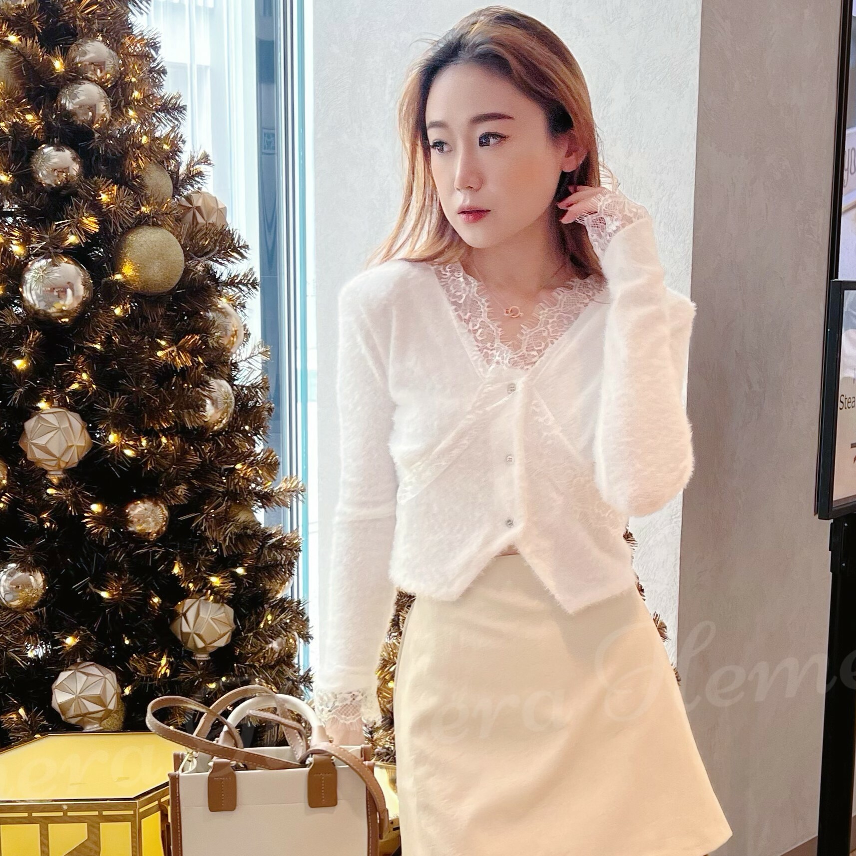 TP22S1136 甜美喵喵LACE邊溫柔開胸上身