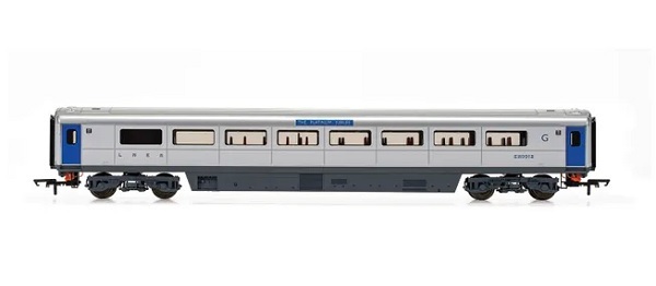 Hornby R40355E HO規 英國女王伊麗莎白二世, 白金禧年客車廂, 車號ER0012