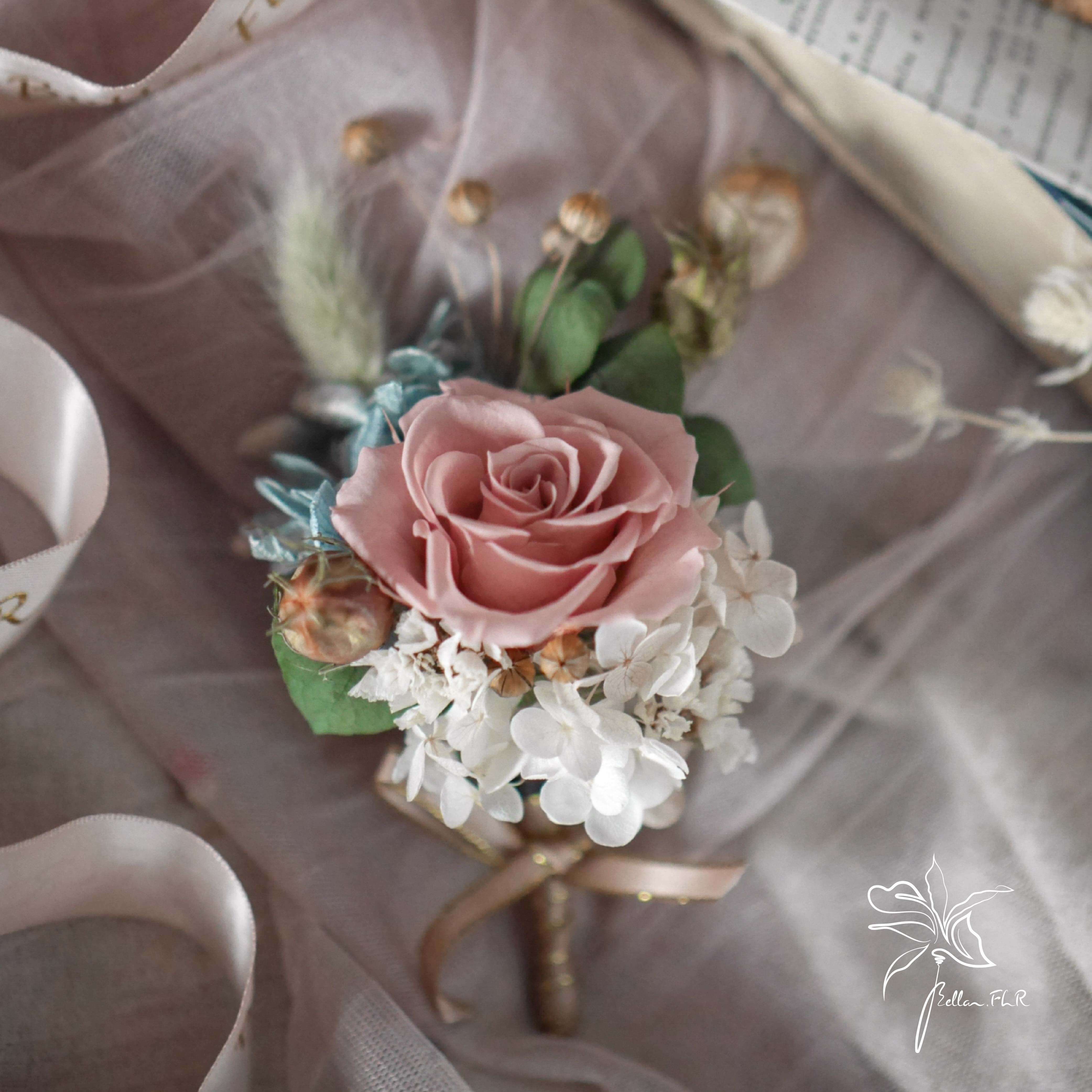 【和你一起】永生玫瑰胸花