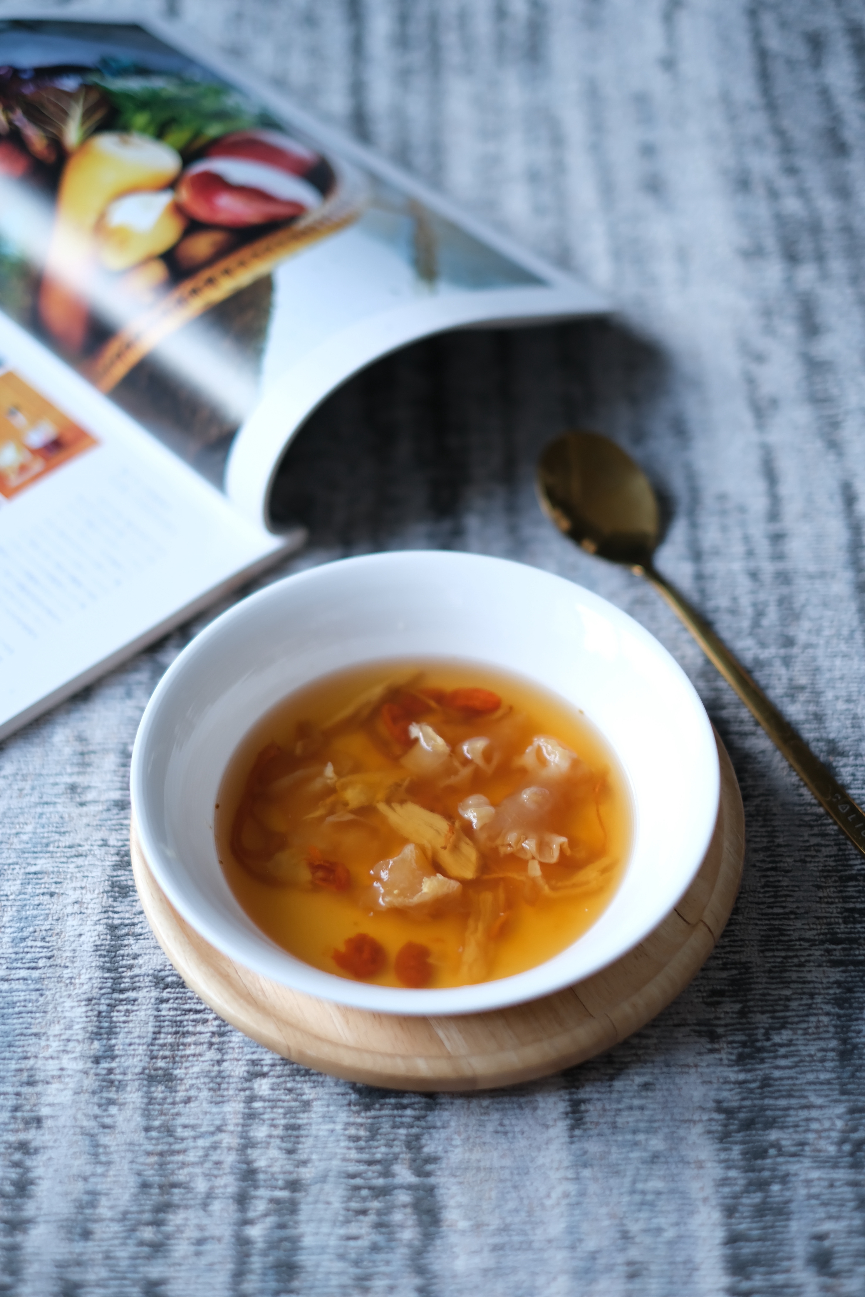 花膠杞子蟲草花雞湯