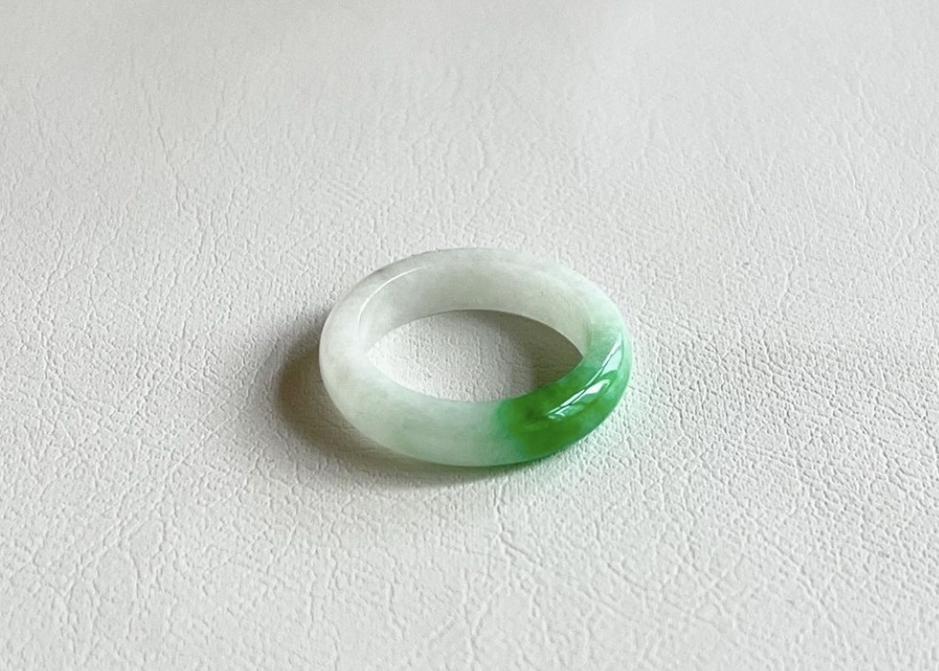 經典白底青戒圈