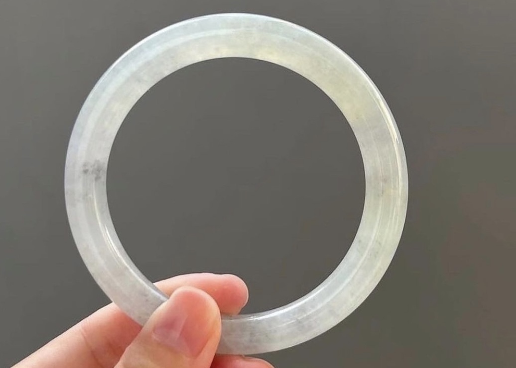 冰種綠黑豫翡翠圓條鐲