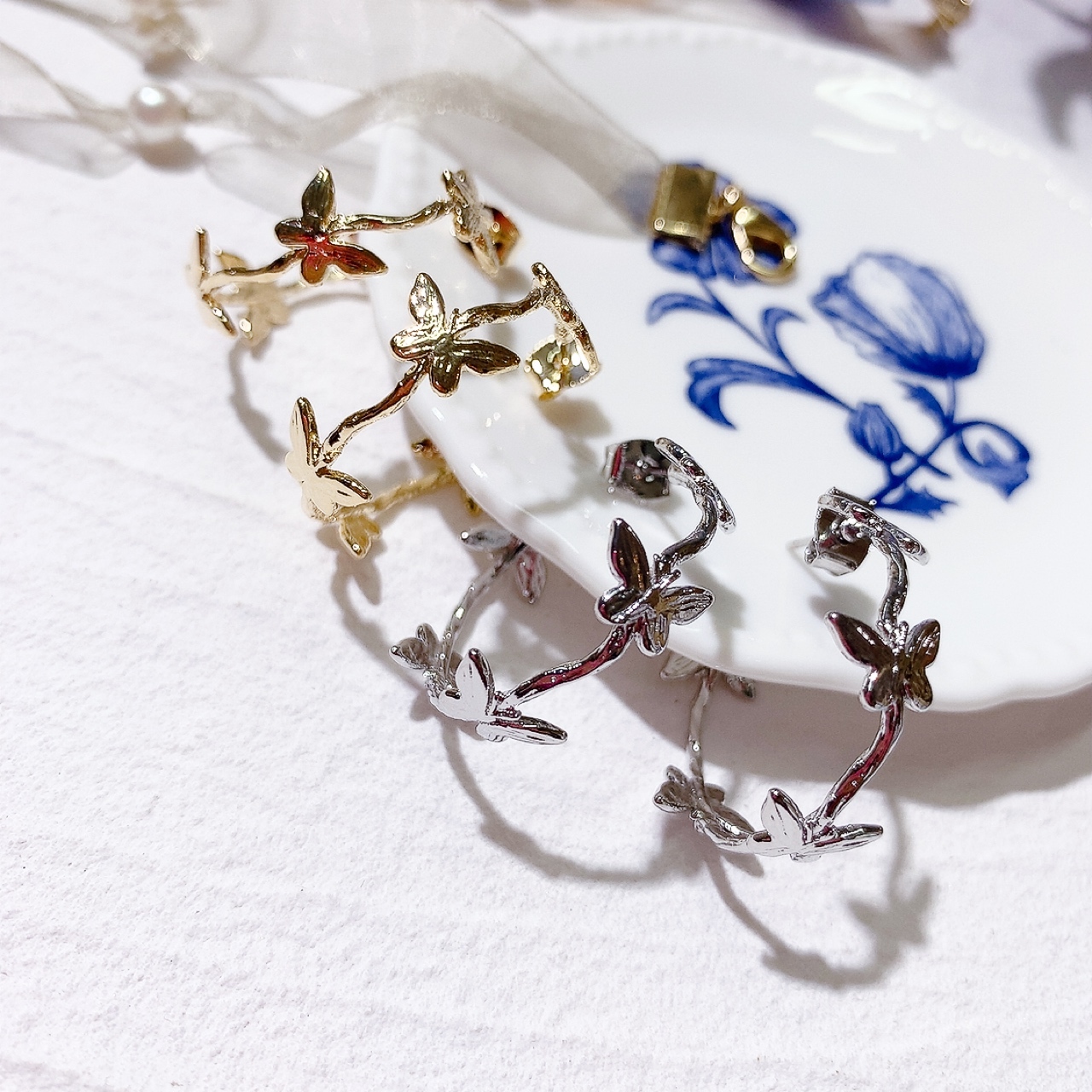 日本金屬蝴蝶C形耳環