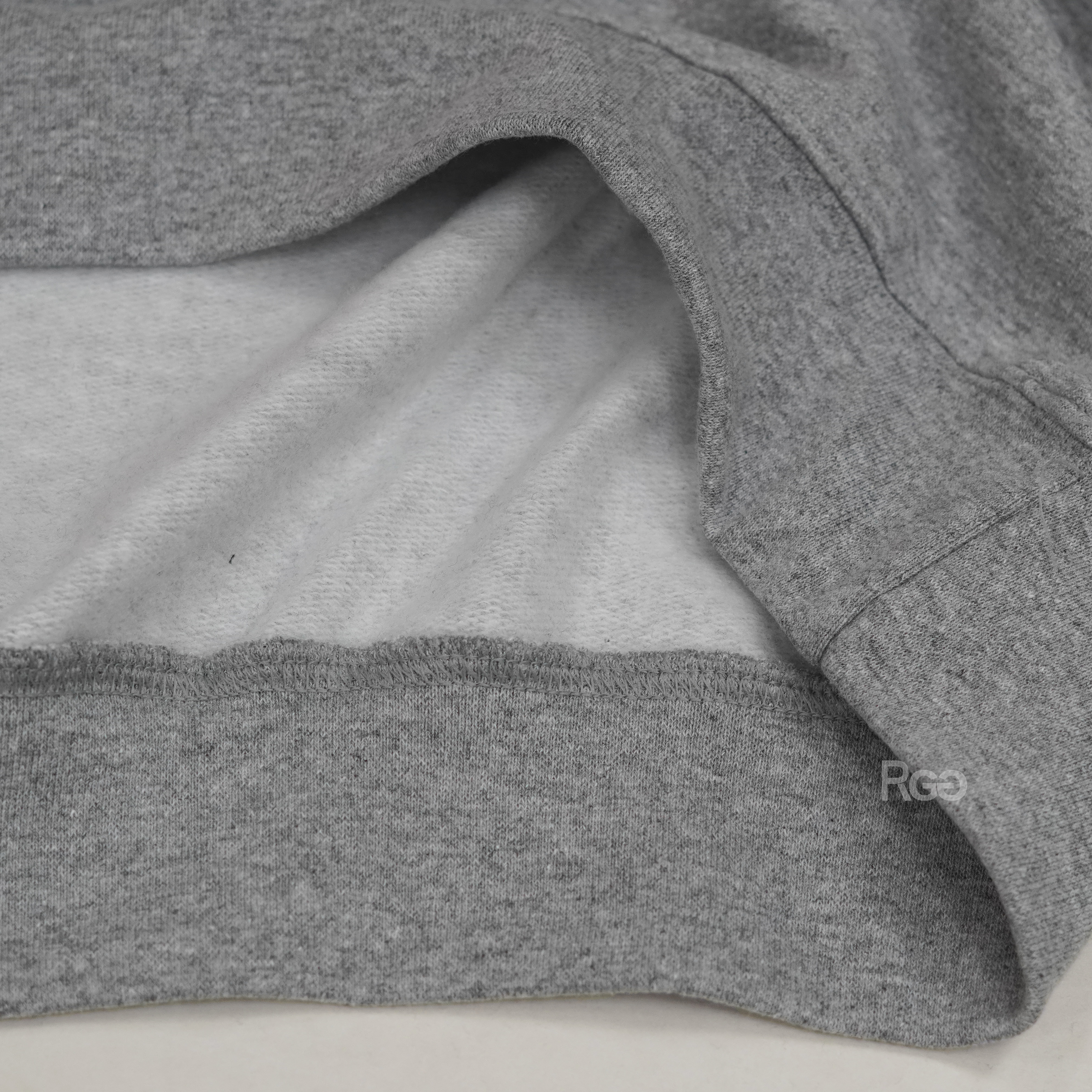 Champion S600內刷毛大學T深灰下擺細節照