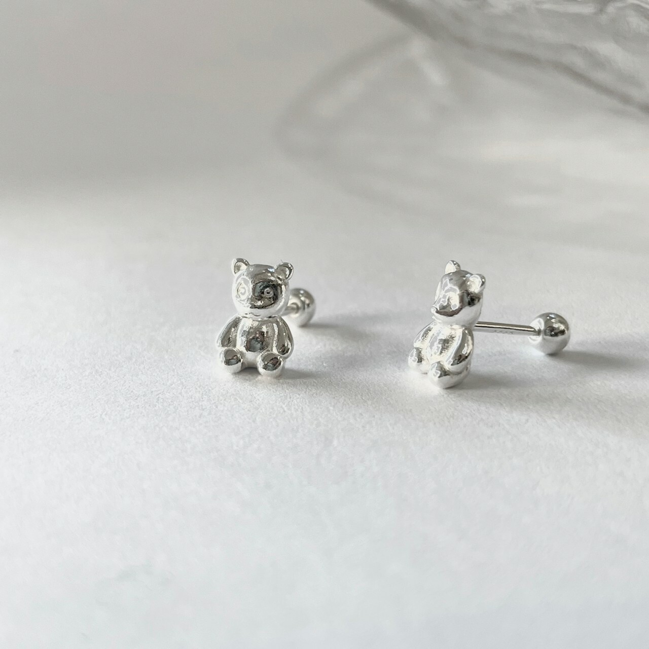 |簡約|浣熊寶寶 • 貼耳 • 轉珠耳環 • 純銀耳針 抗敏可碰水 S925