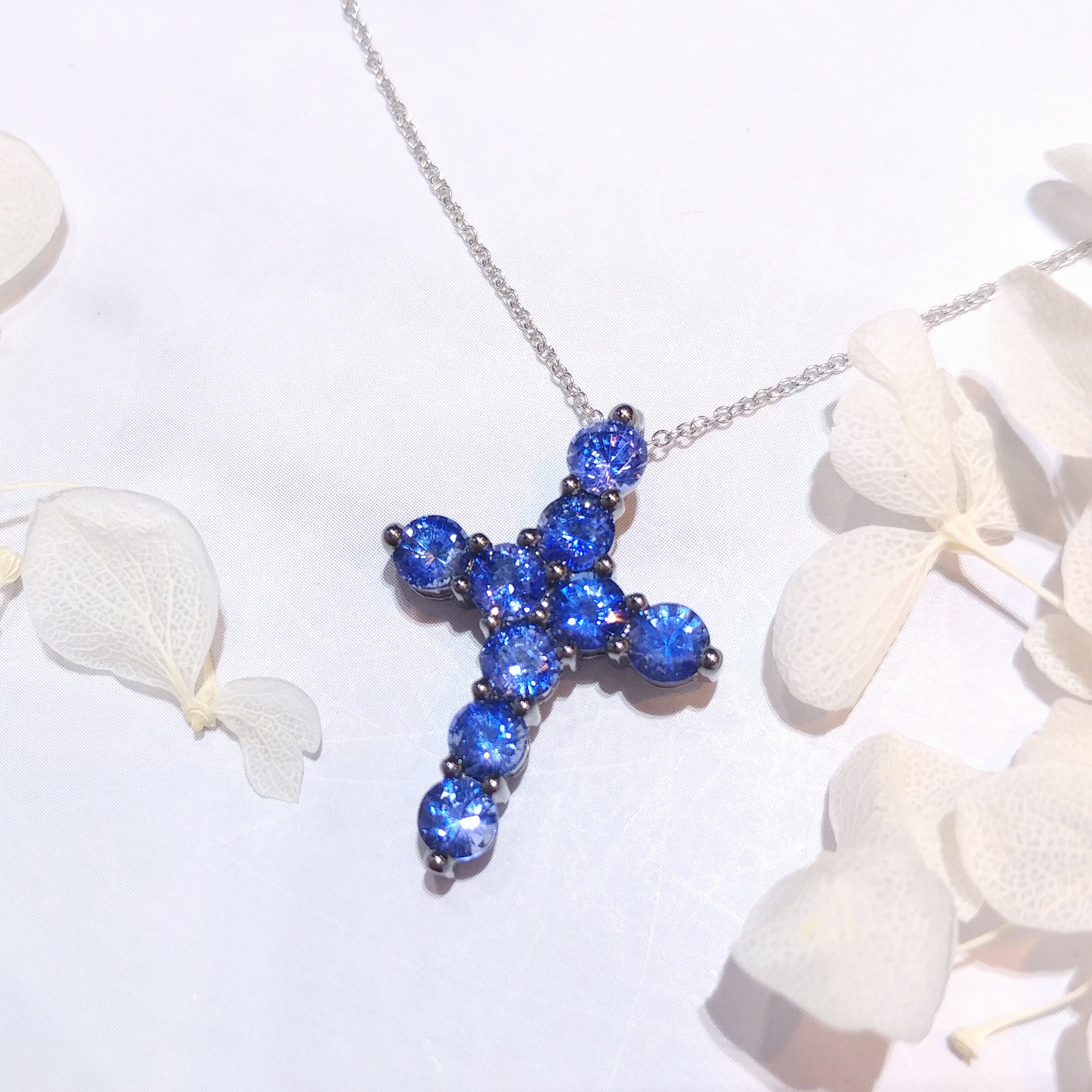 18K Black Gold 2.41ct Sapphire Pendant