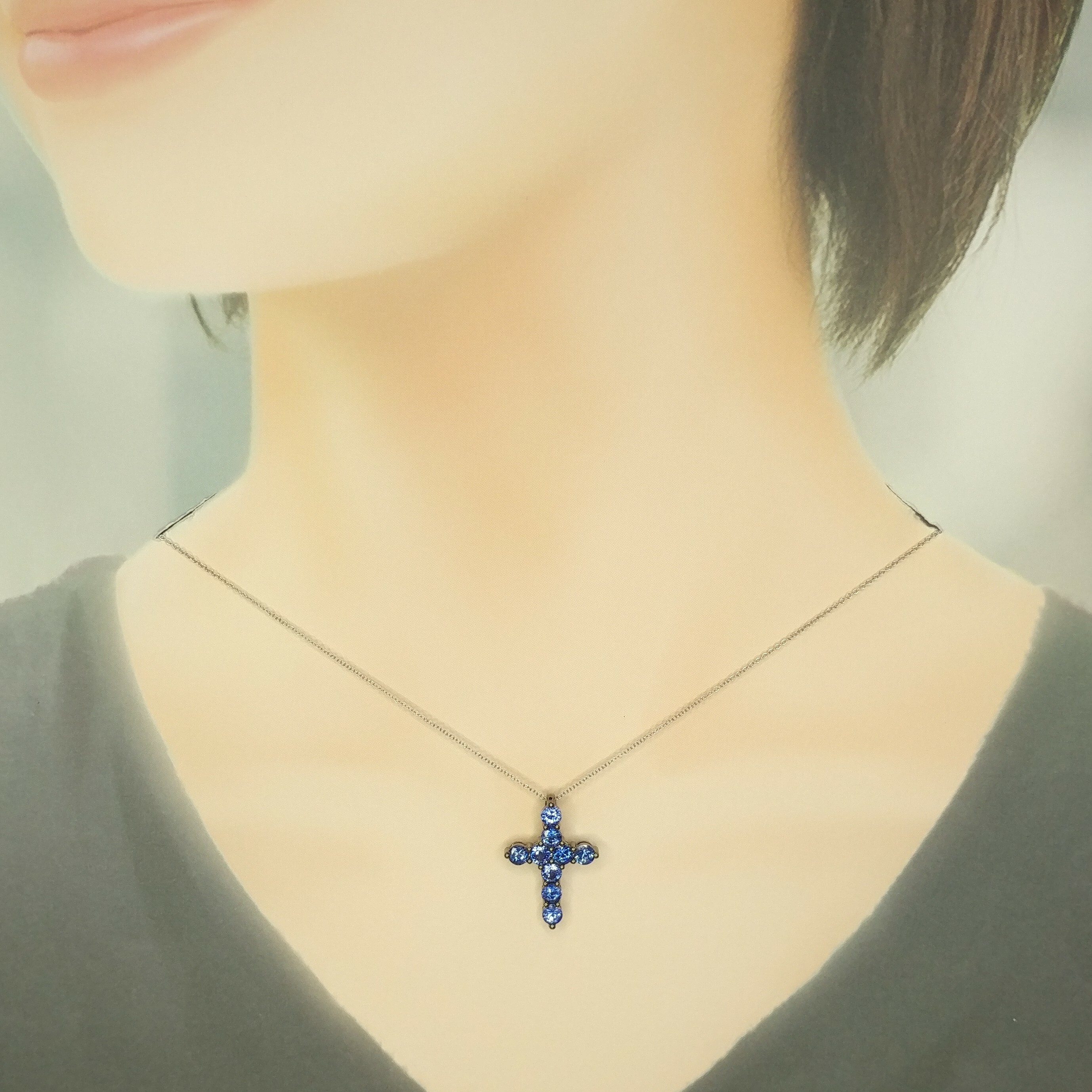 18K Black Gold 2.41ct Sapphire Pendant