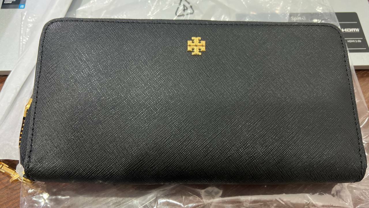 [S] TORY BURCH EMERSON WRISTLET ZIP CONTINENTAL WALLET,BLACK, 136110-001 (STB217)