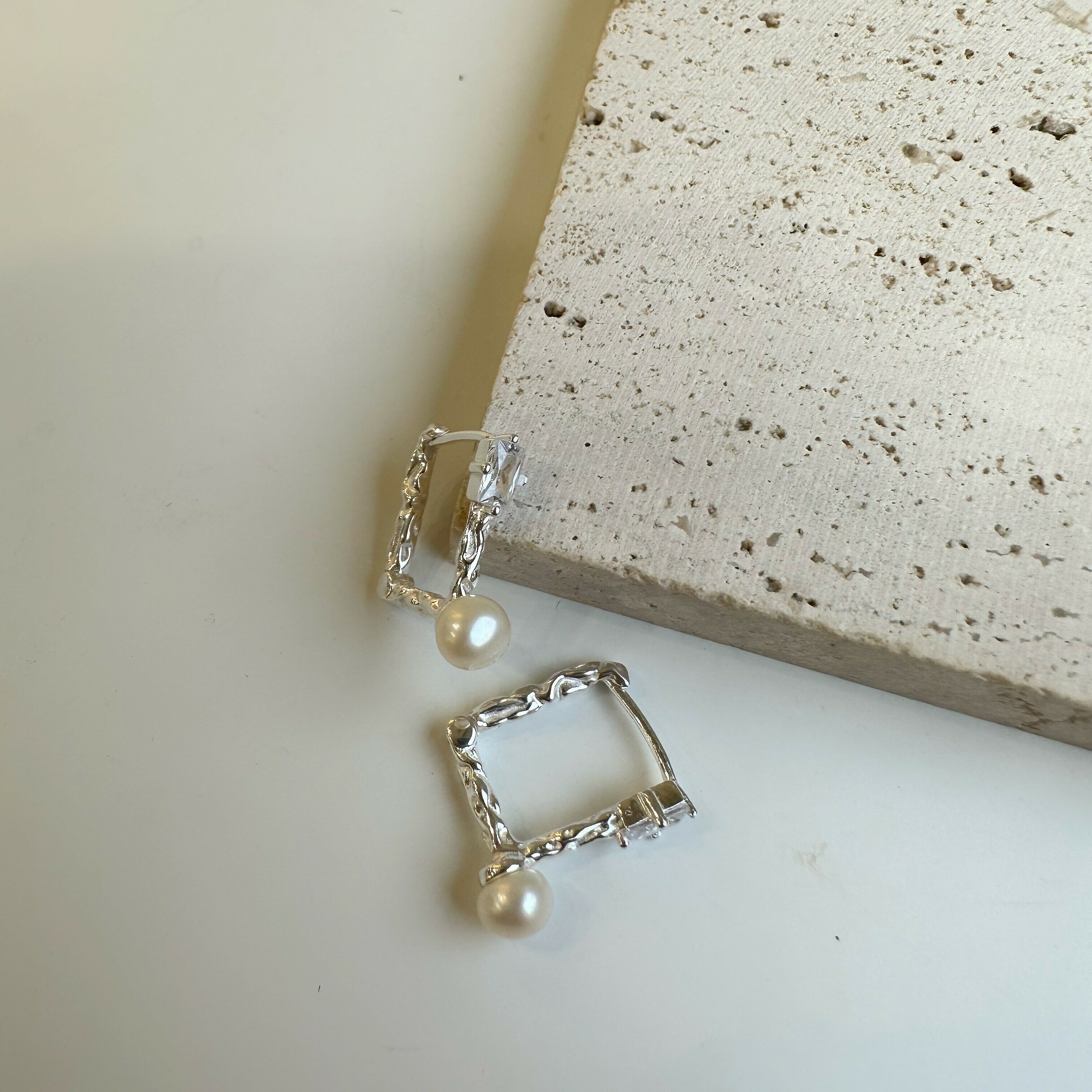 框架．方塊珍珠純銀易扣