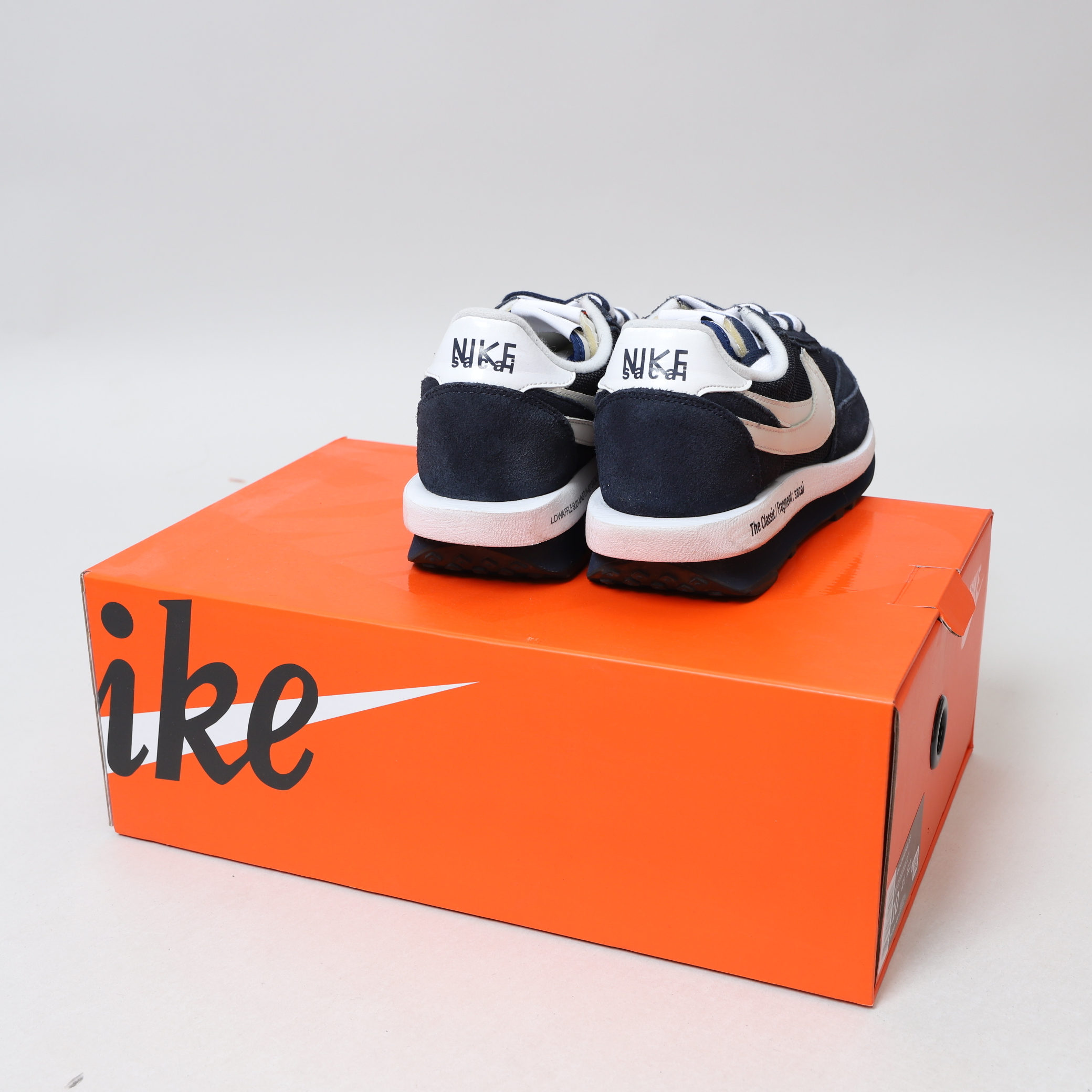 二手【US10=28CM】Sacai x FRAGMENT x Nike LDWAFFLE 灰色閃電休閒跑