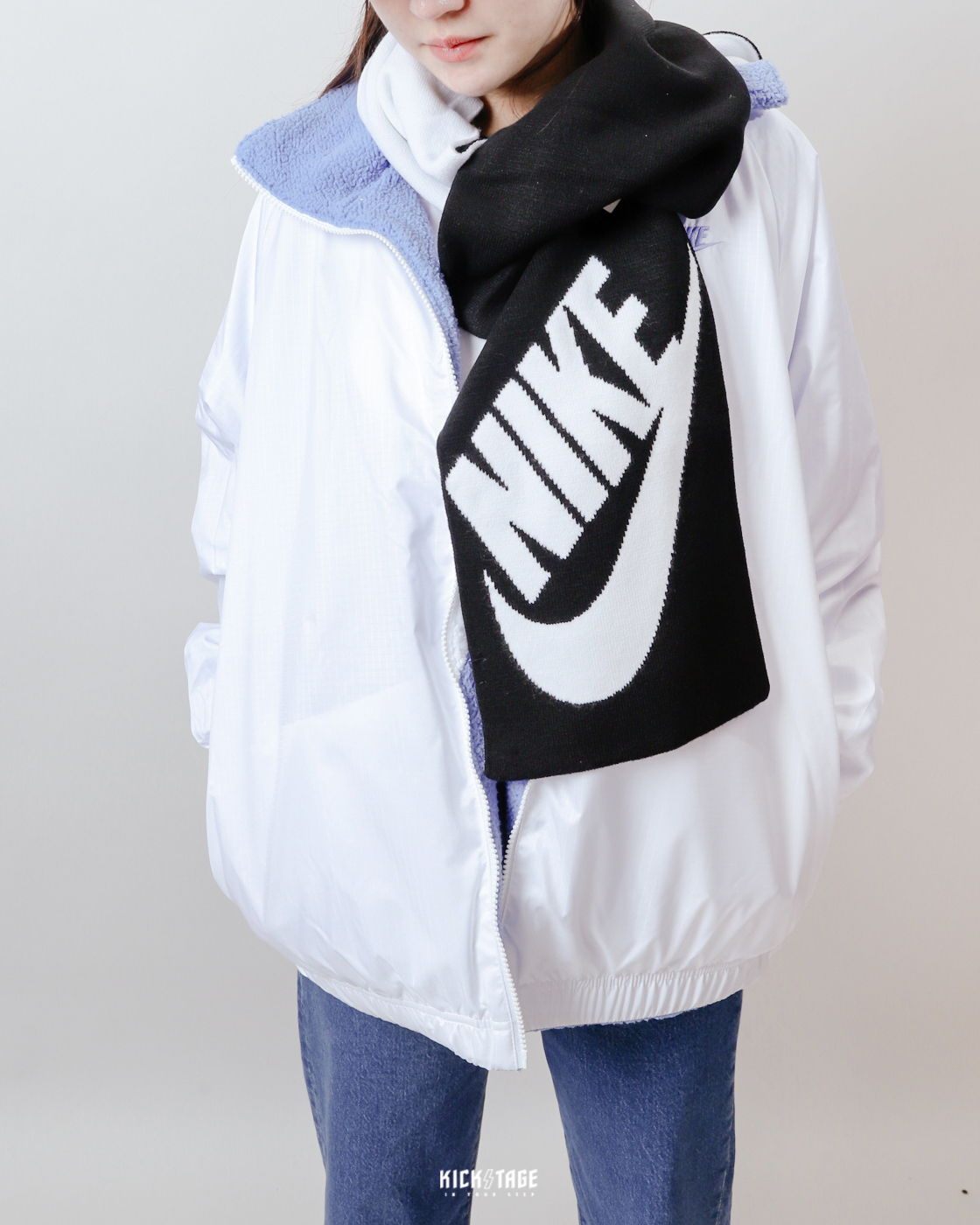 NIKE SPORT SCARF 黑白 墨綠 字勾大LOGO 雙面 雙色 雙層針織 保暖 圍巾 披肩【DN0574-010】