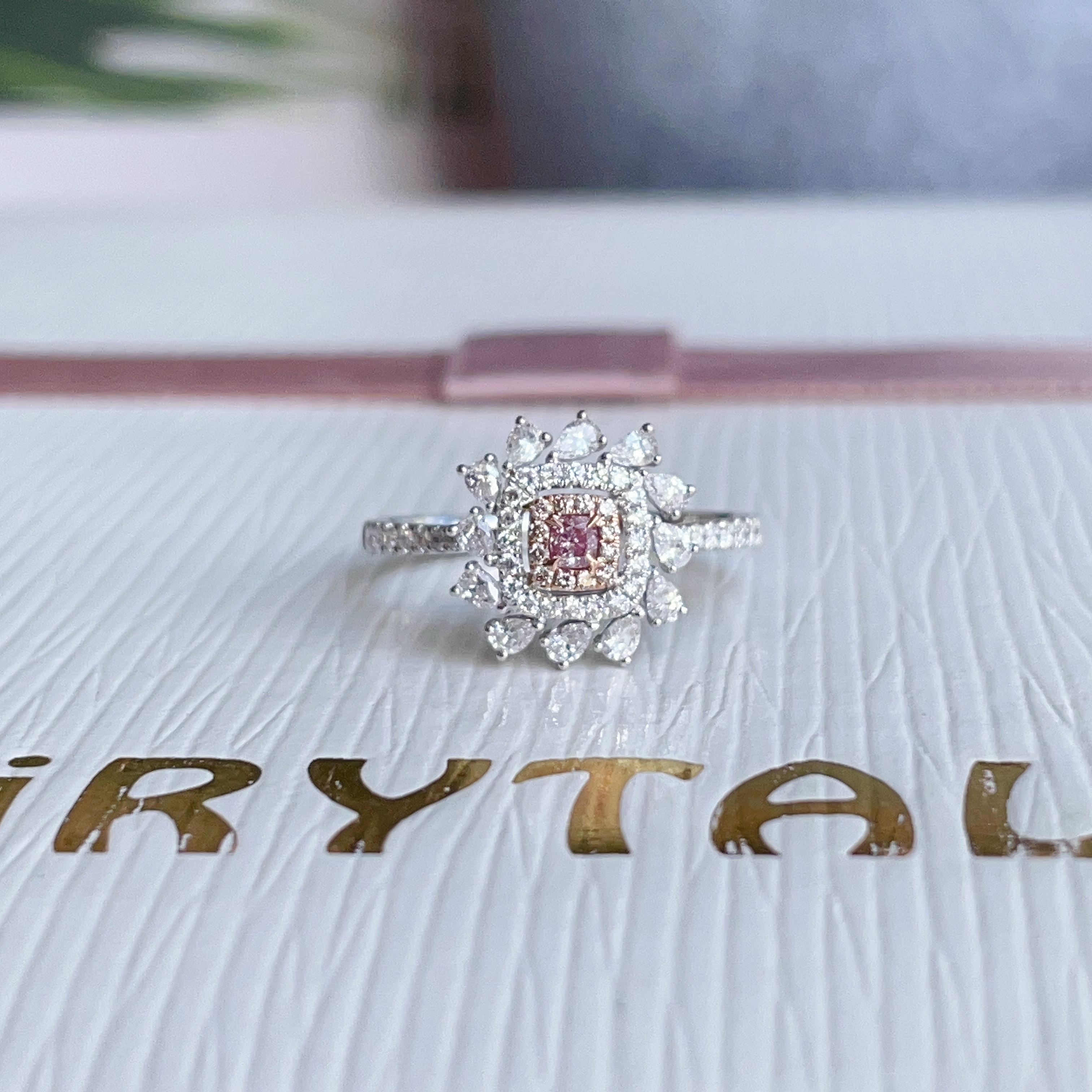 18K金粉鑽戒指-枕形切