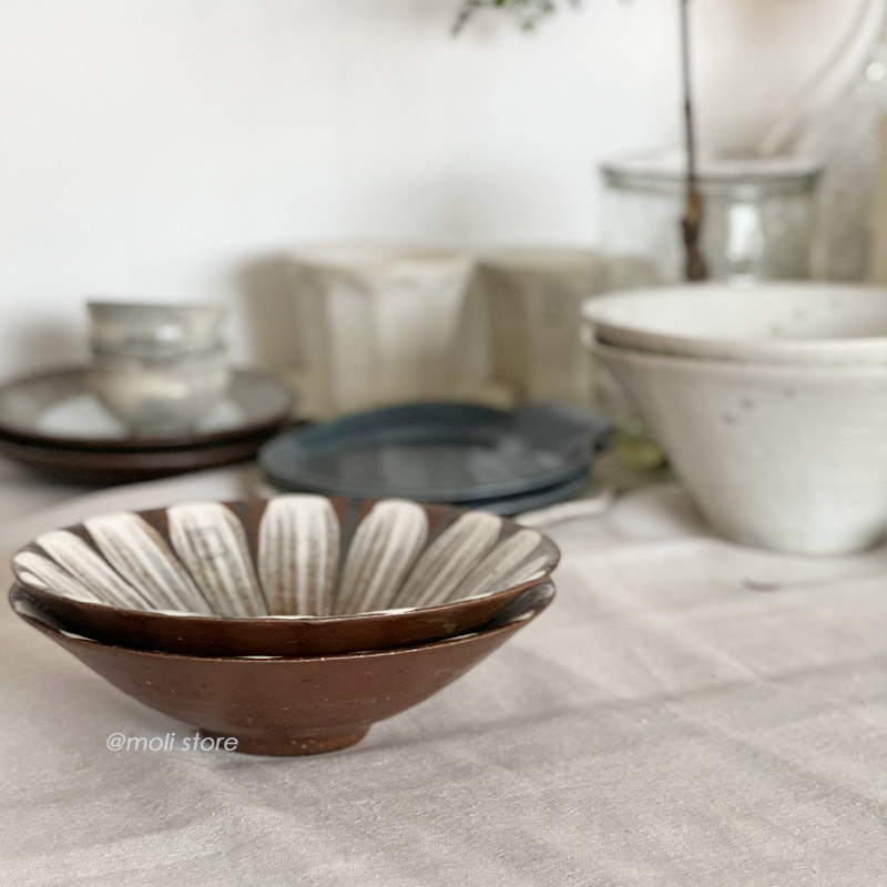 Rokuro Handmade Pottery white flowers medium bowl｜Blut's