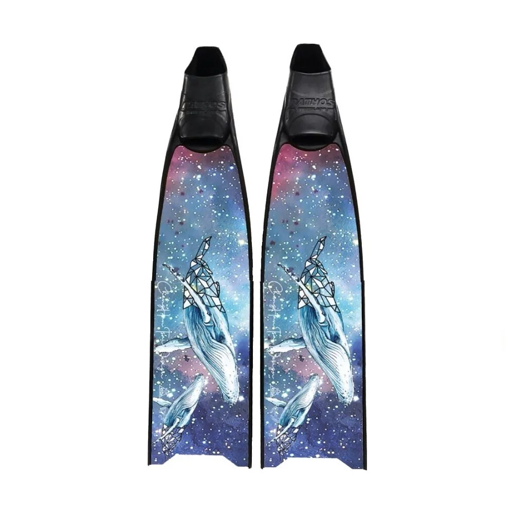 ▲2022 普魯士藍x日大 玻纖聯名款 與鯨共舞