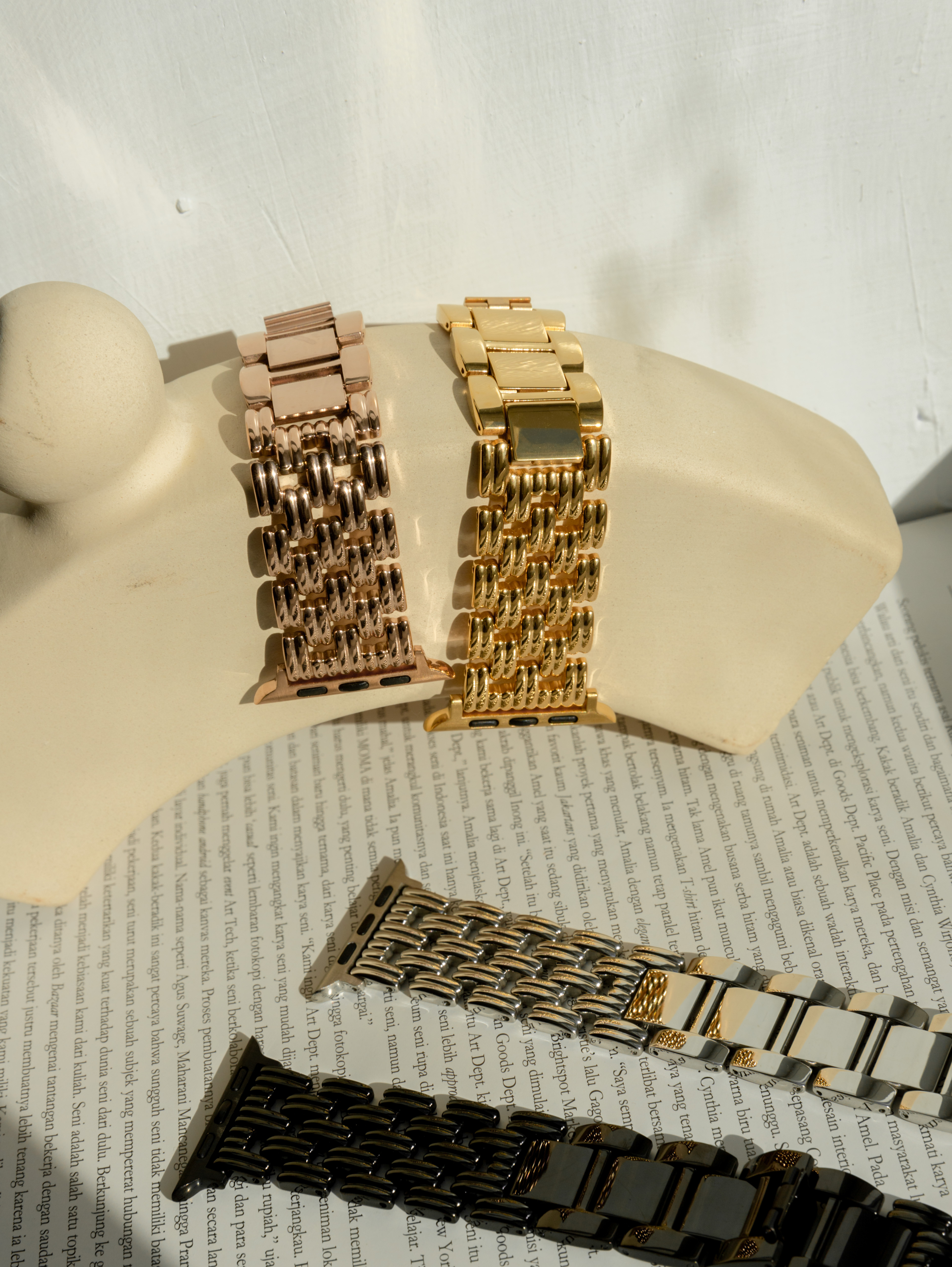 Apple Watch 經典波紋鏤空錶帶（玫瑰金）