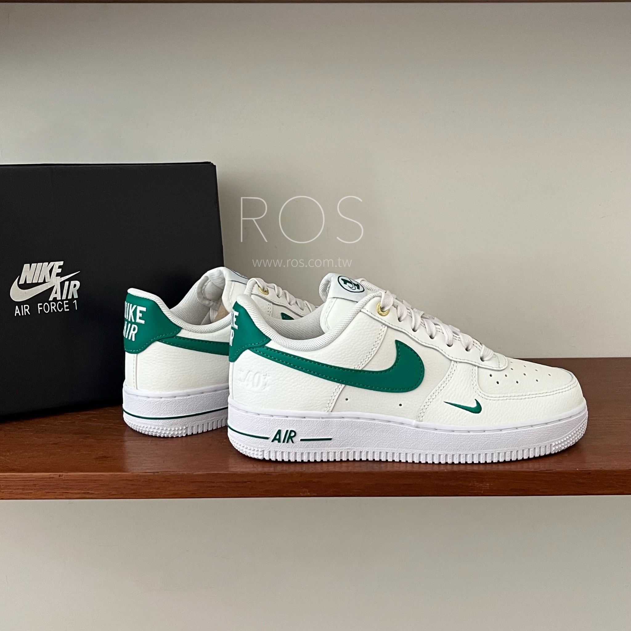 Nike Air Force 1 07 SE 米白小綠勾40週年