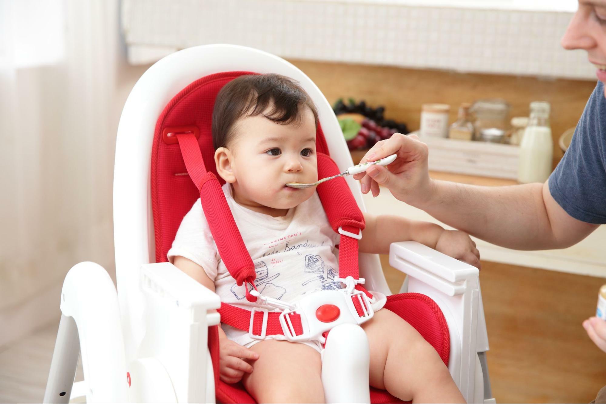 寶寶餐椅優點多，寶寶吃飯的好幫手