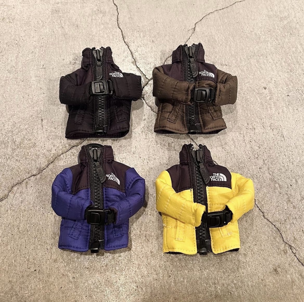 現貨┃日本 THE NORTH FACE MINI NUPTSE JACKET 迷你外套鑰匙圈