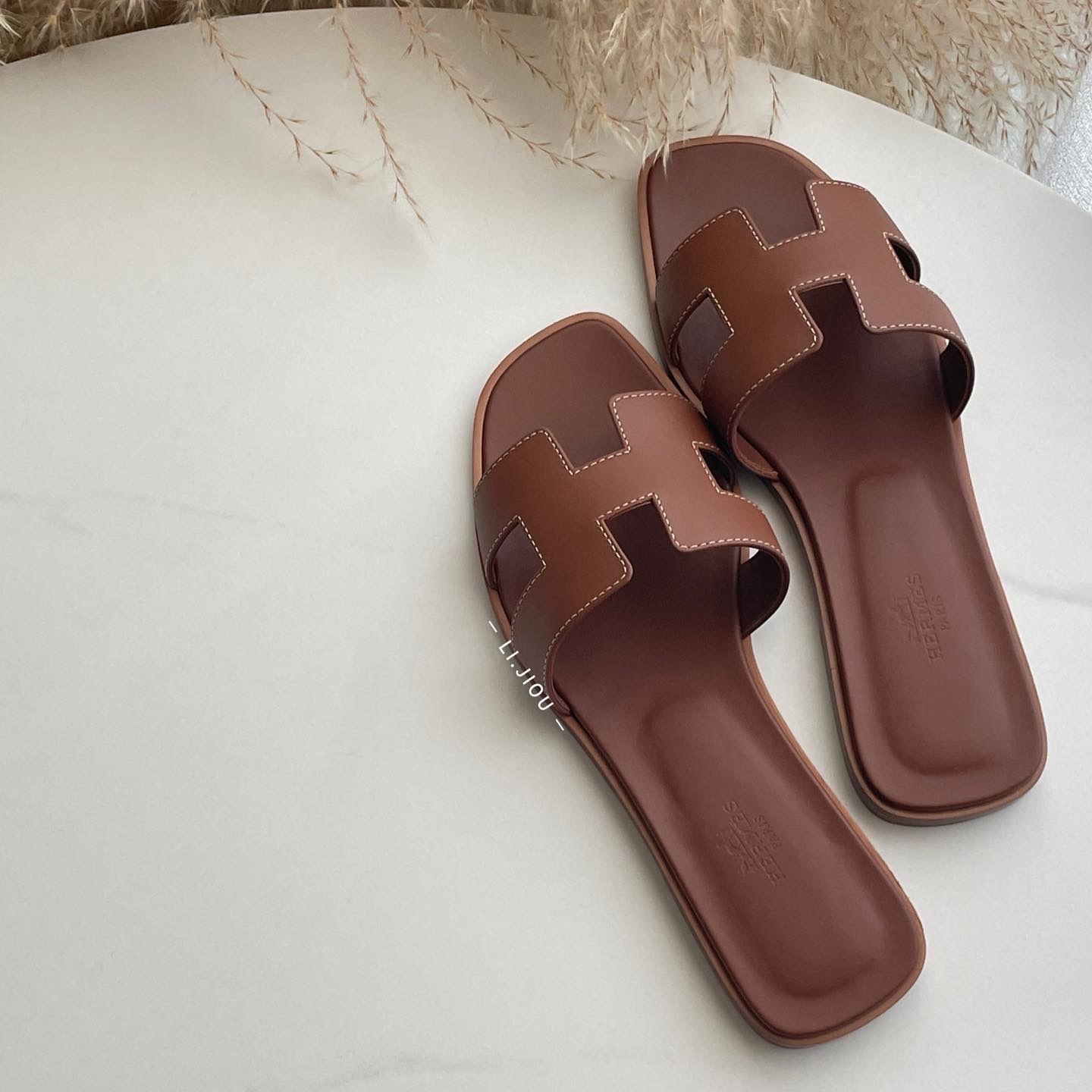 Hermes Oran H 拖鞋 小牛皮 金棕