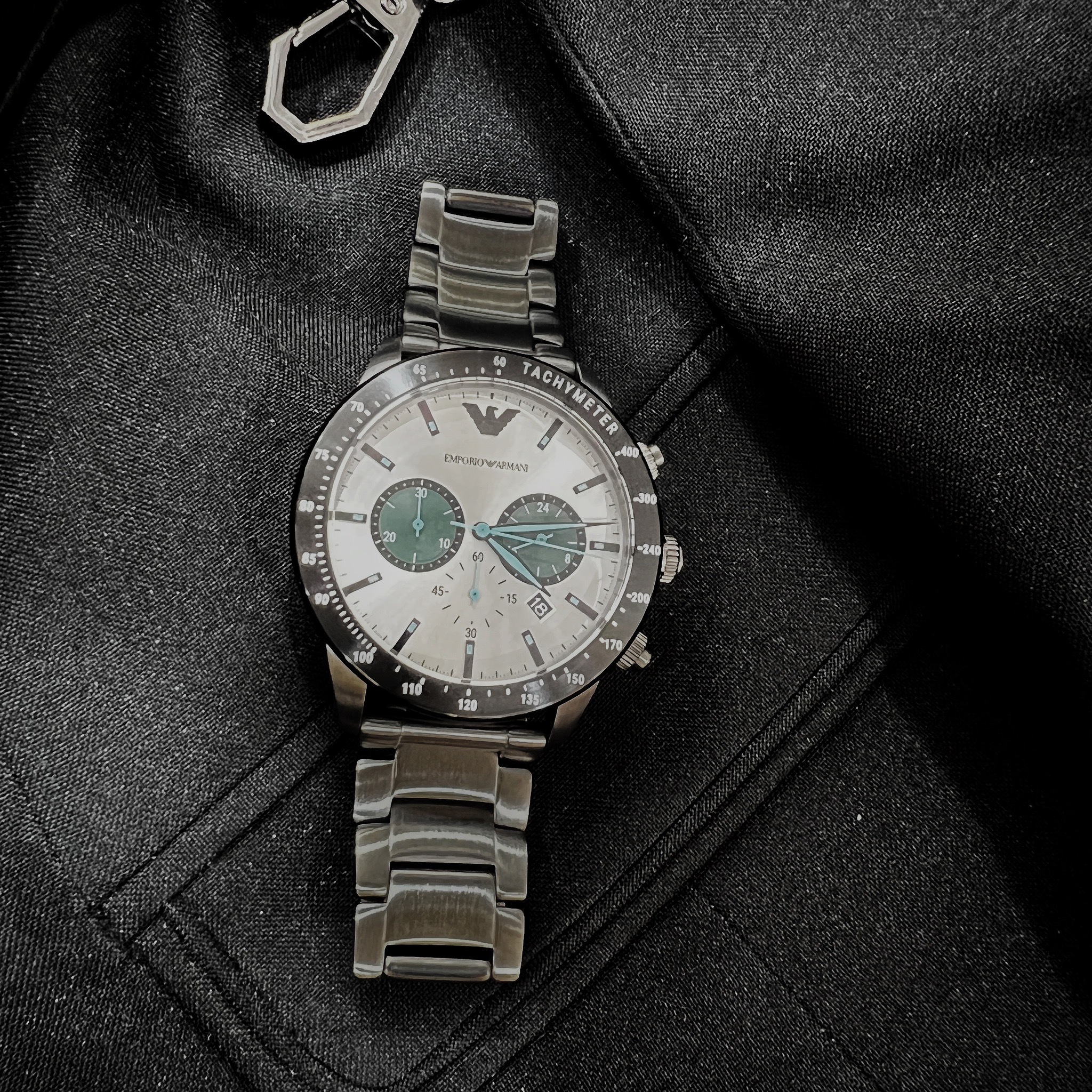 EMPORIO ARMANI】Mario 紳士三眼計時腕錶AR11471 43mm 現代鐘錶
