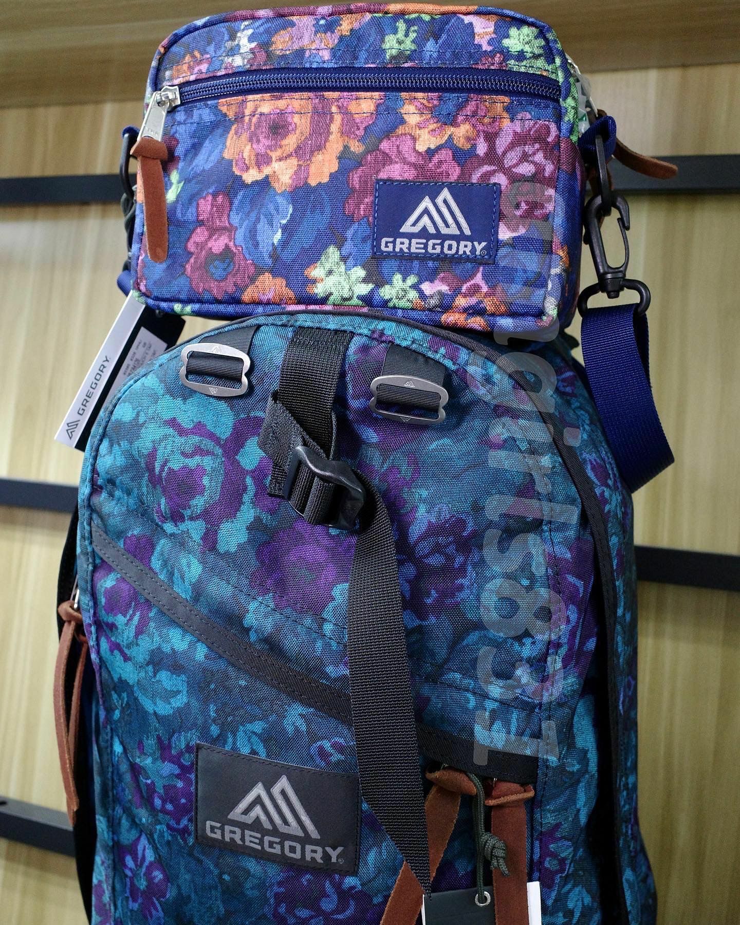 Gregory day pack Blue tapestry +  GREGORY PADDED SHOULDER POUCH S luminous tapestry