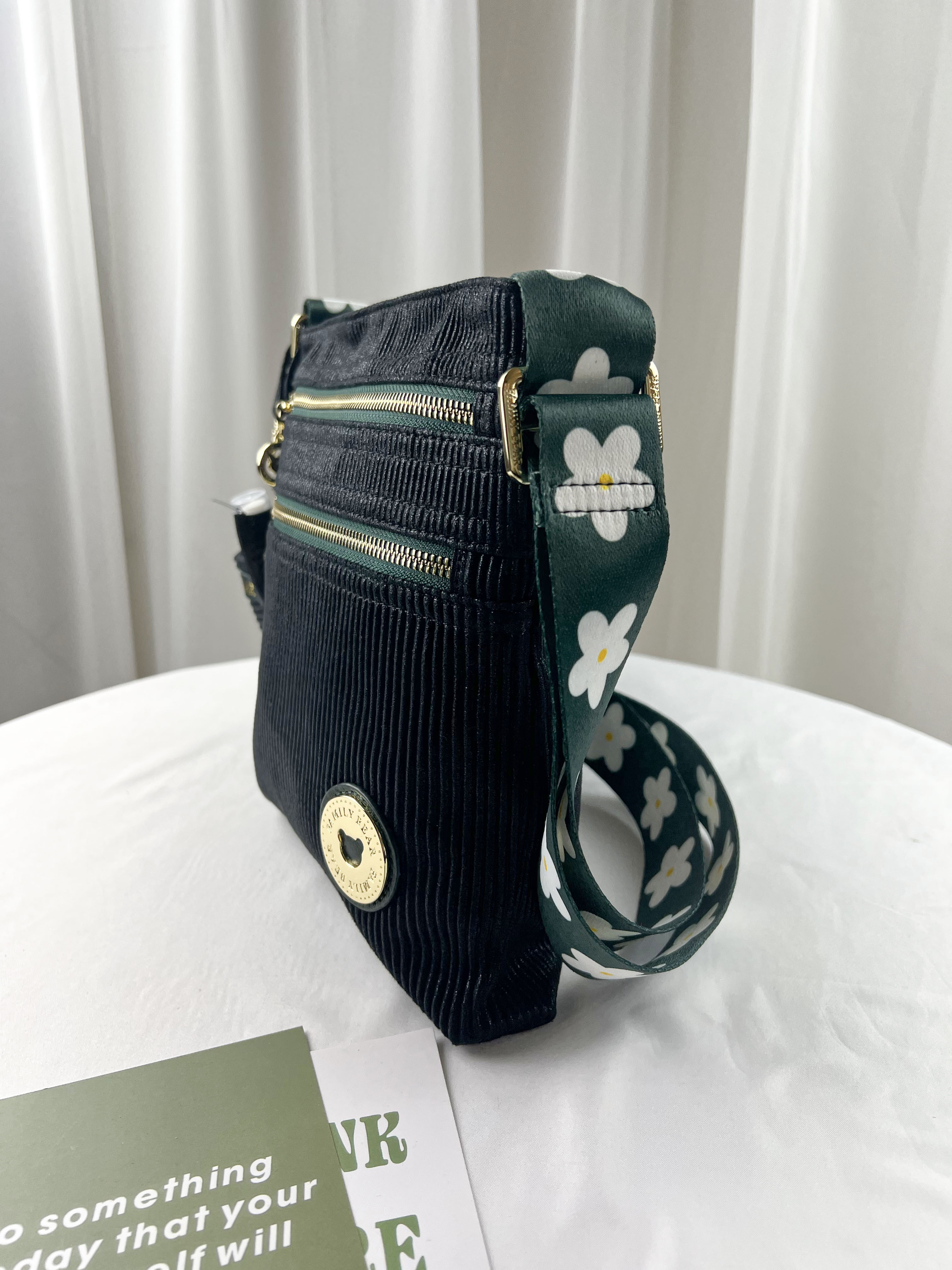 FamilyBear 黑綠花朵側背包 附酒精保護套+酒精瓶 #2679