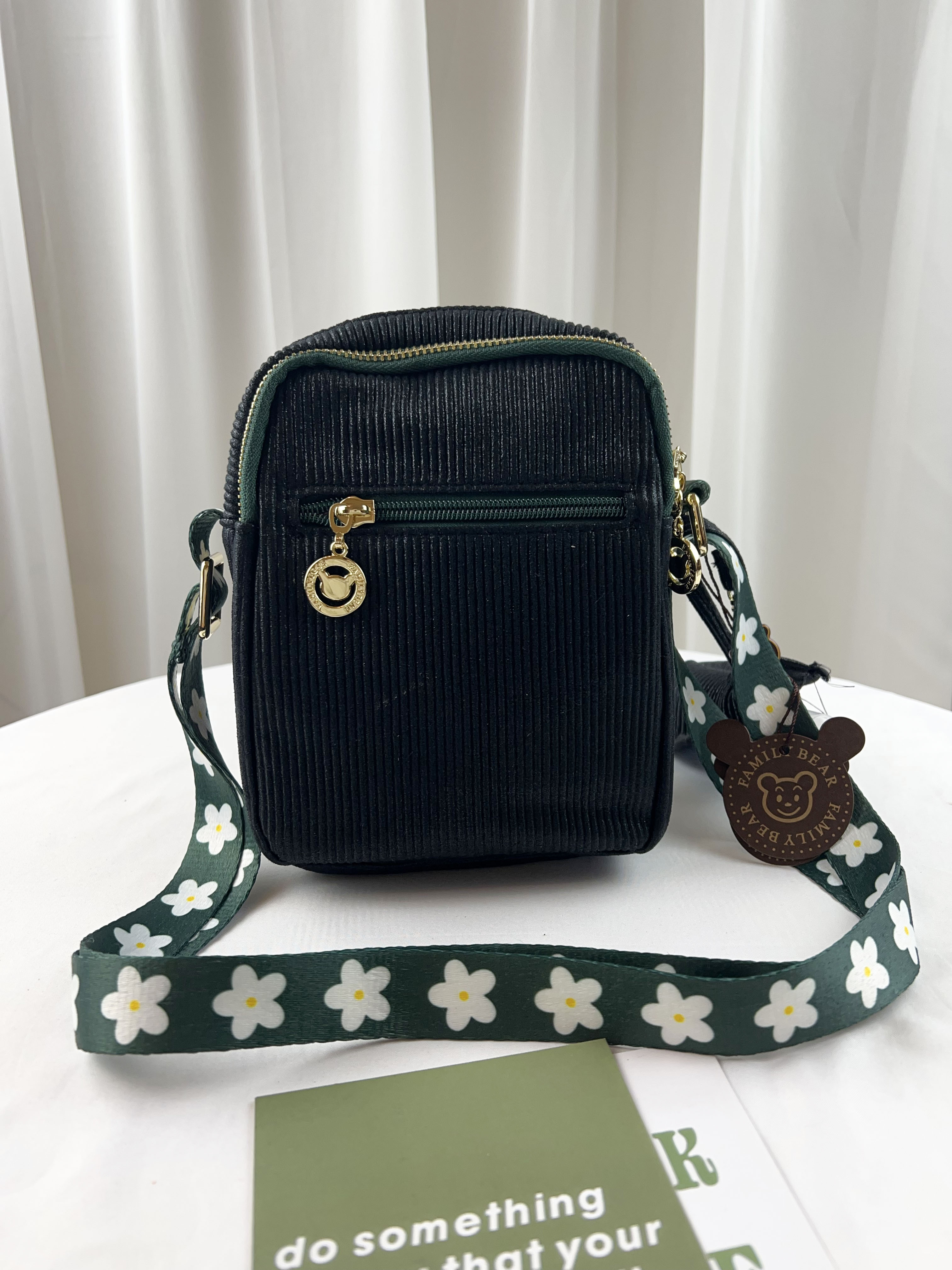 FamilyBear 黑綠花朵側背包 附酒精保護套+酒精瓶 #2499