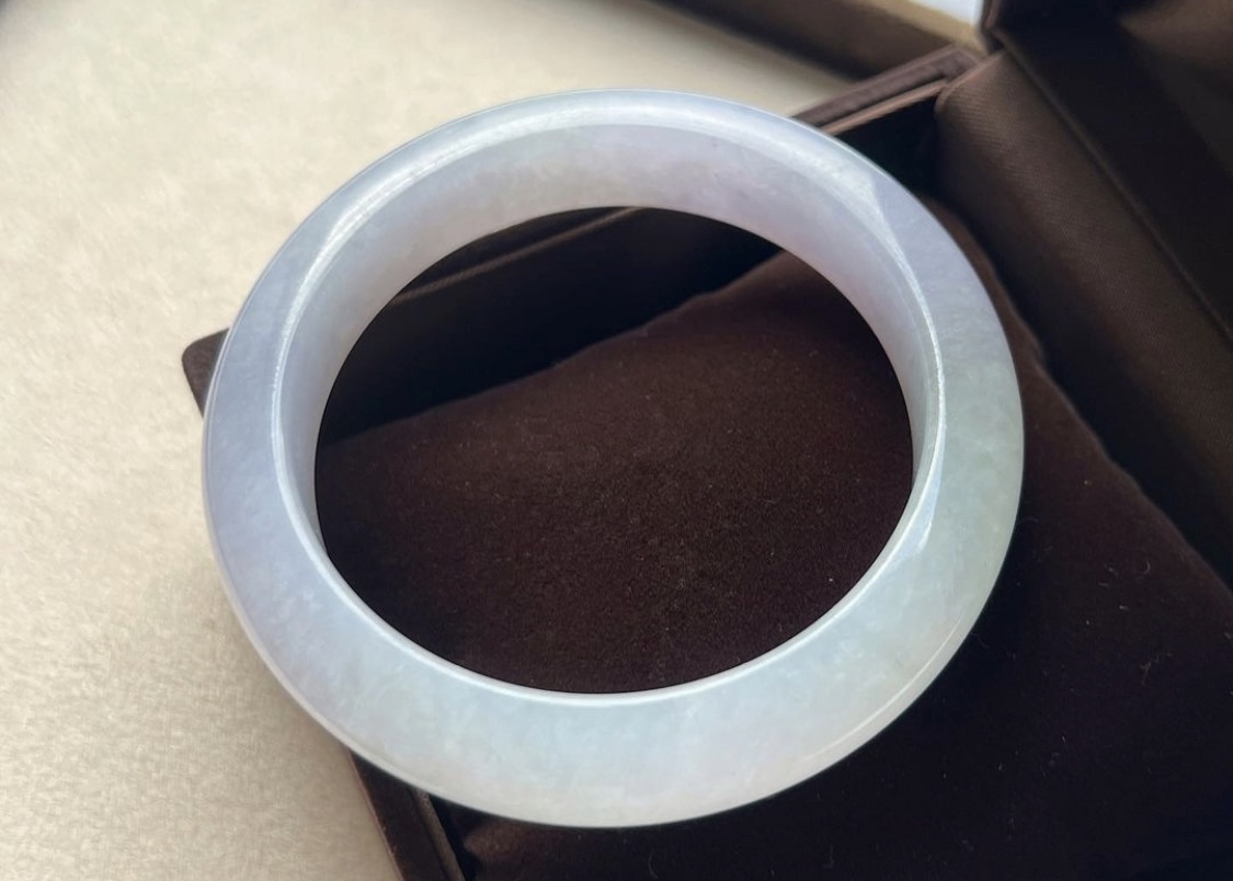 正冰種春彩翡翠手鐲