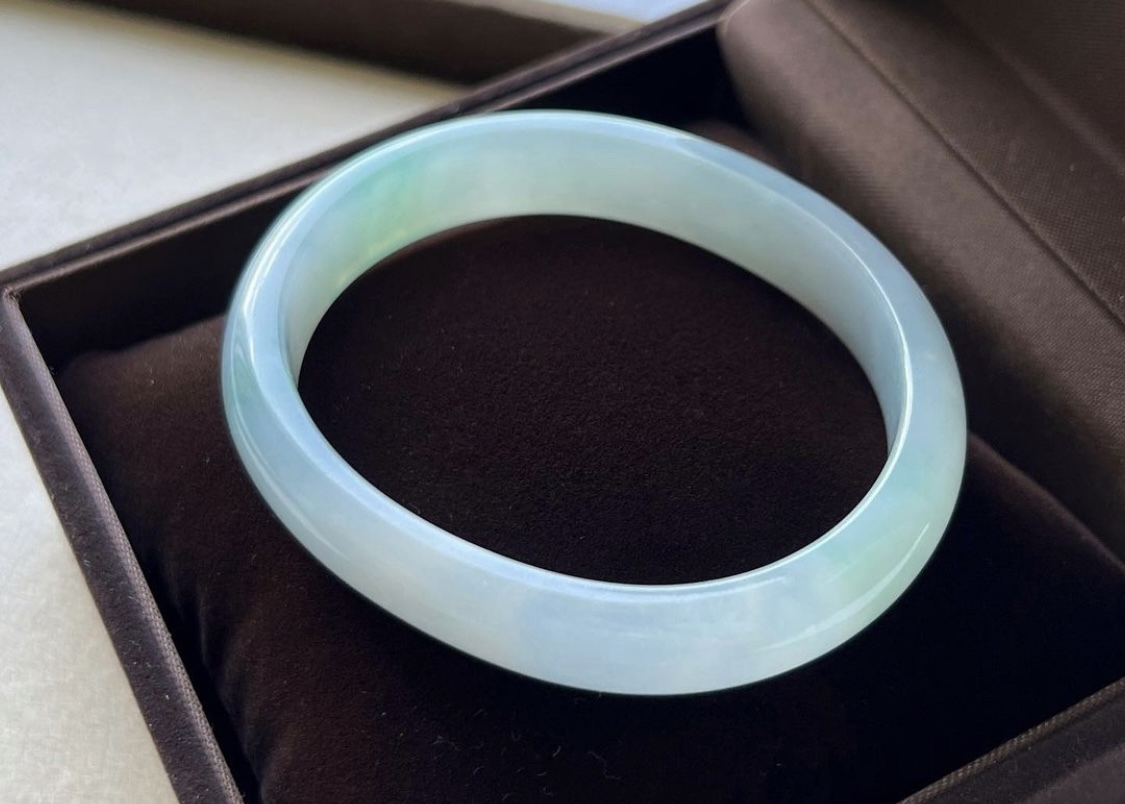 特色款極光色貴妃手鐲