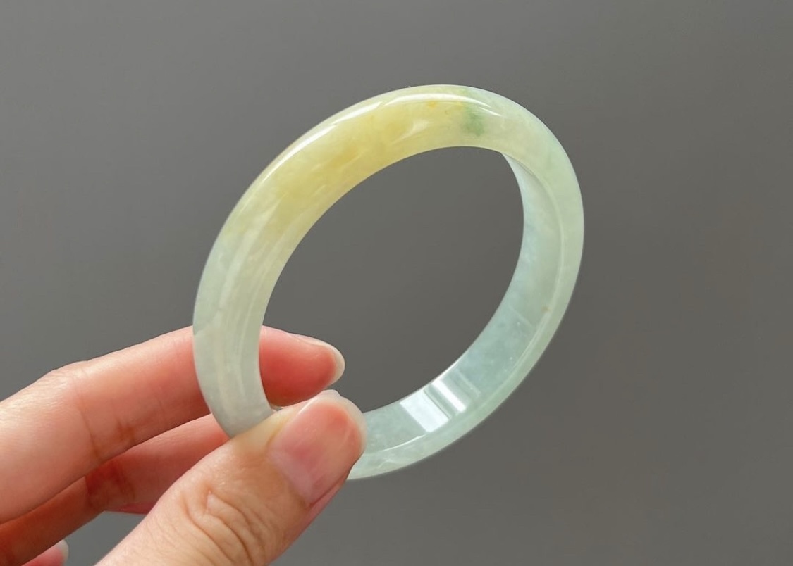 正冰種果綠飄黃翡正圈