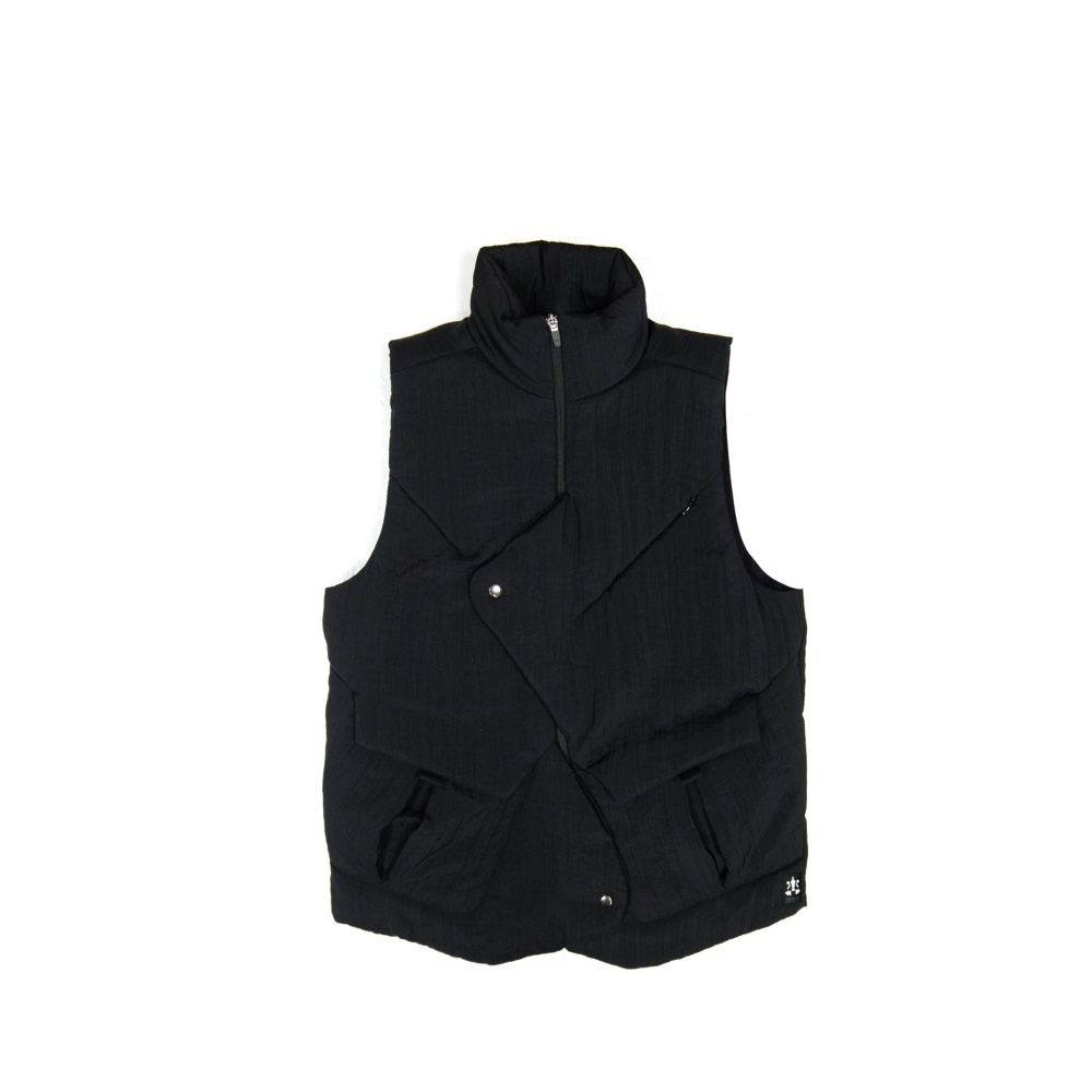 立領不對稱鋪棉背心-黑