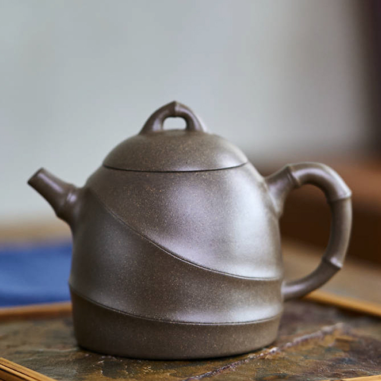 【高風亮節】--竹子生而有節，竹節必露，象徵著高風亮節，富有氣節。