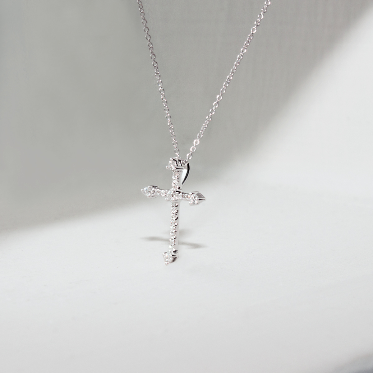 White Cross 十字架墜飾