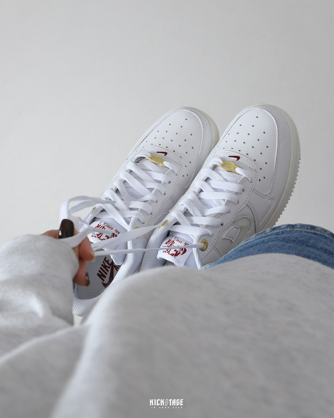 NIKE AIR FORCE 1 JOIN FORCES 全白果凍小勾白金鐵牌休閒鞋【DQ7664-100