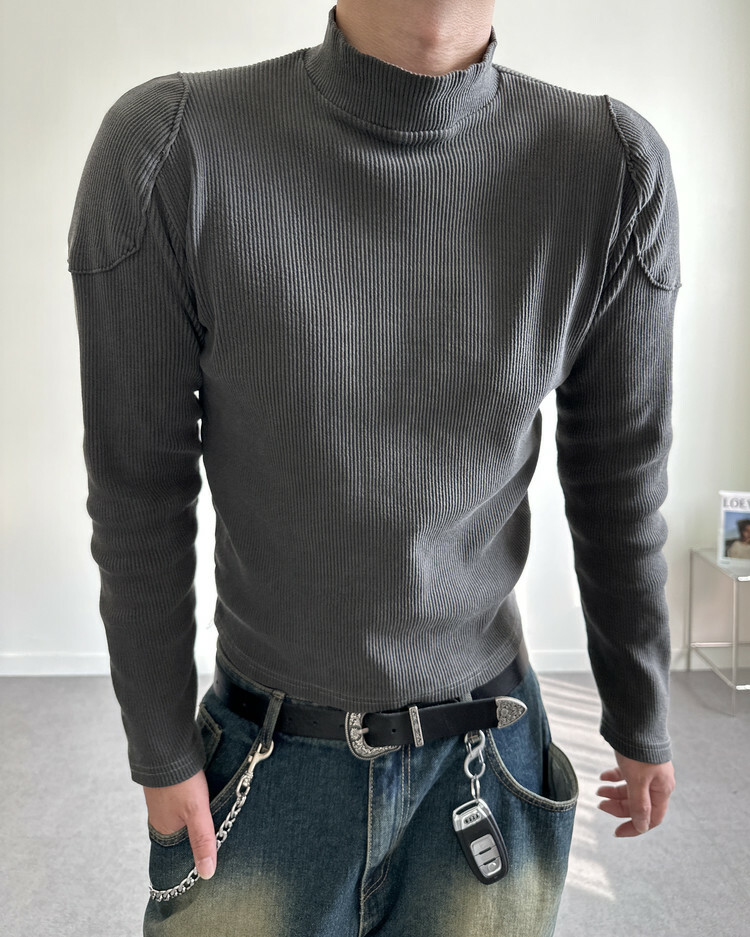 肩墊着色短款半高領長袖T恤