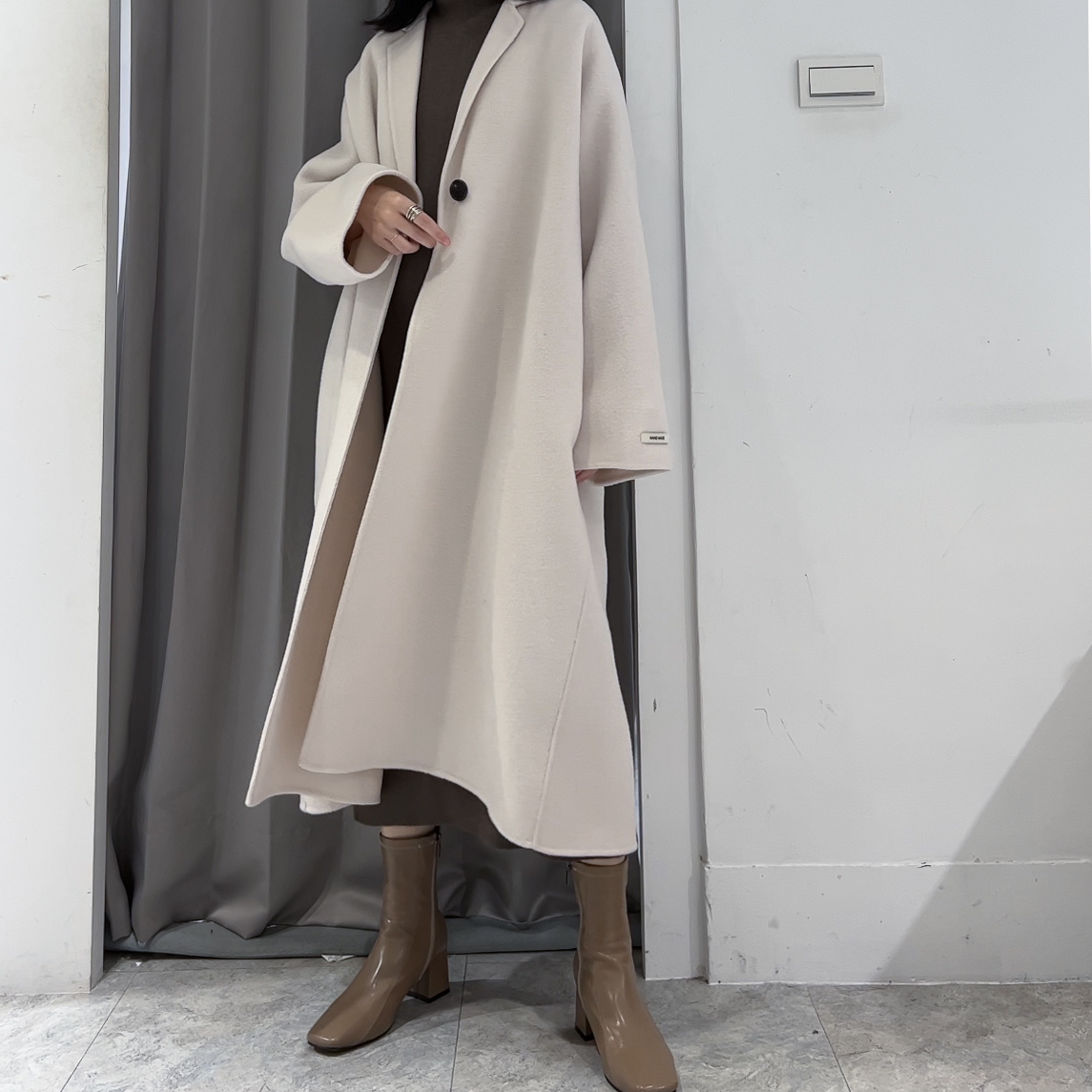 無肩線單釦手工羊毛長外(奶白)