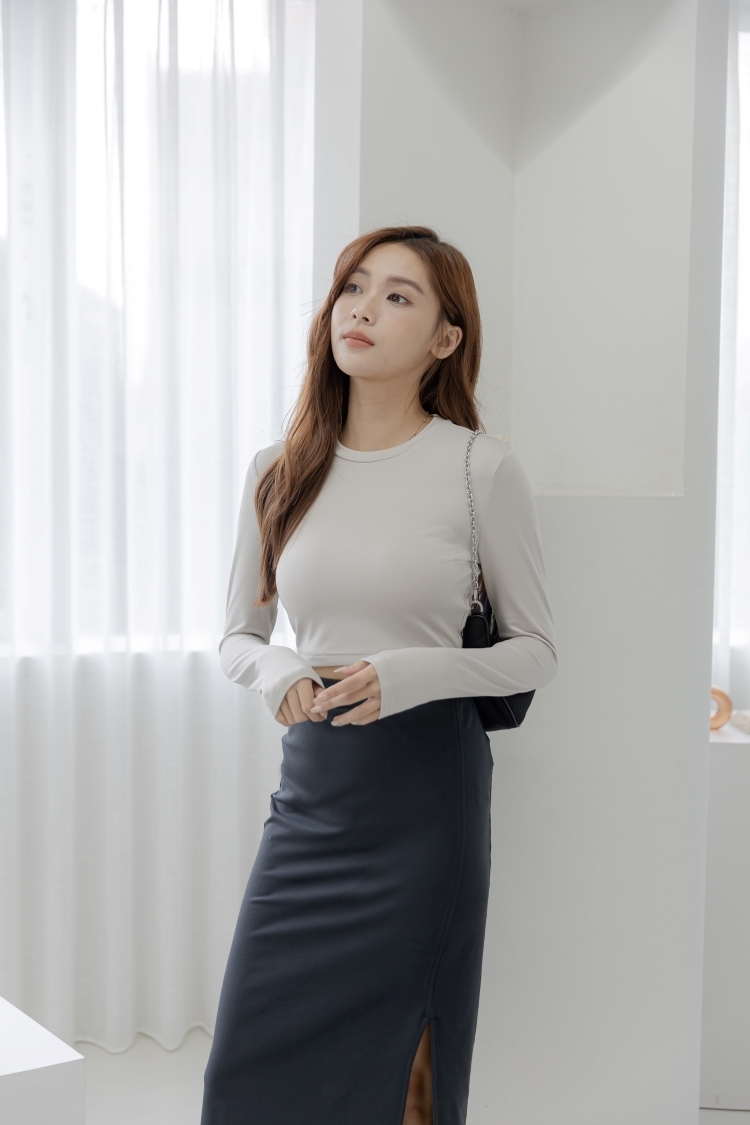 百搭親膚短版合身上衣- Sand