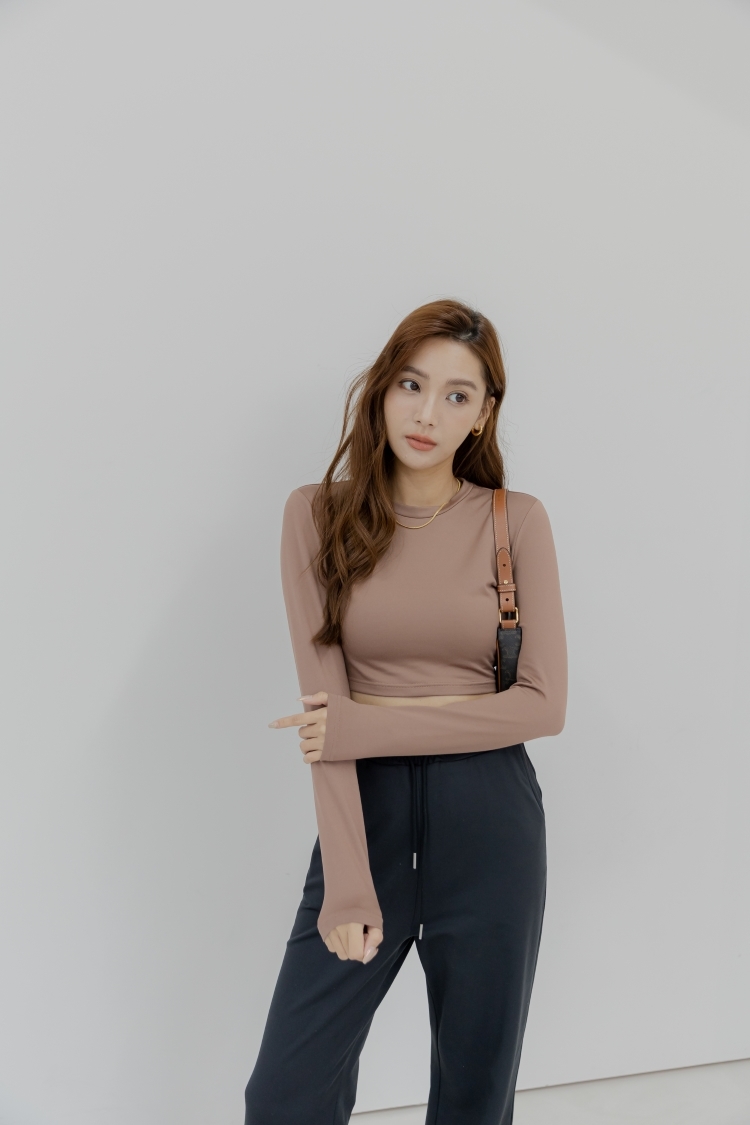 百搭親膚短版合身上衣- Orange Brown