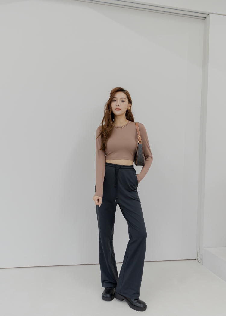 百搭親膚短版合身上衣- Orange Brown