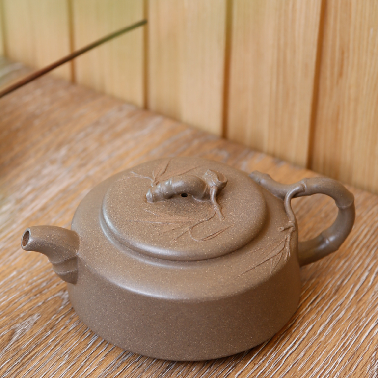 【礎竹】--整器令人讀壺思竹，品茶品壺亦品竹。