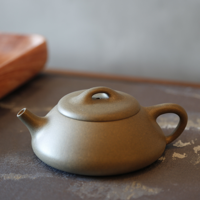 【納瓢】-- 體現了石瓢的剛硬有力又融合了圓壺溫潤柔美！