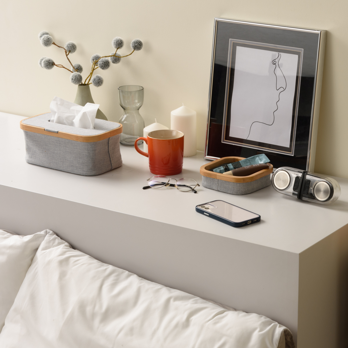 Walt 收納淺盤 擺在床頭櫃, 放置臥室小物