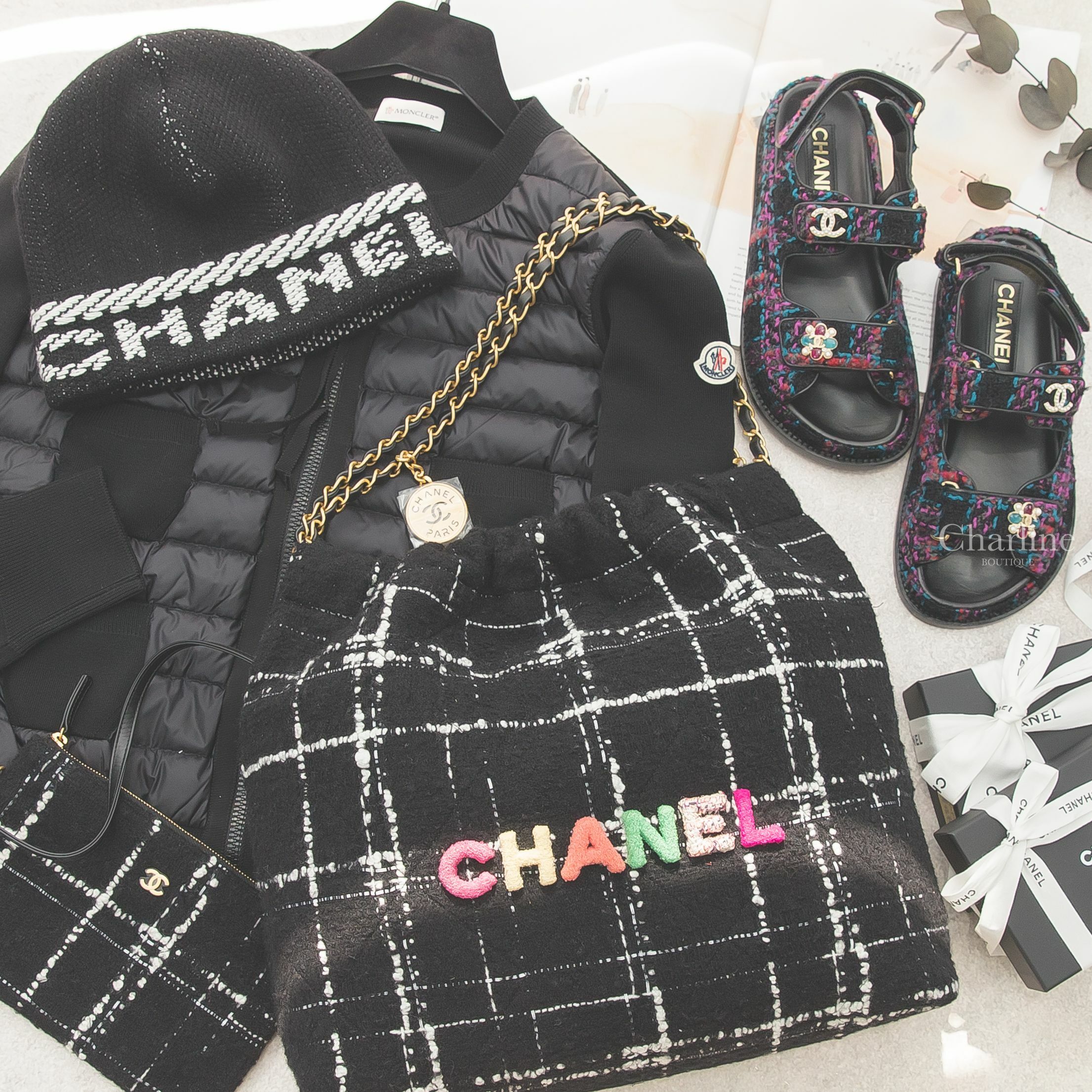 Chanel 黑色彩虹粗花呢金色水鑽CC/彩色花鑽魔鬼氈涼鞋,黑白色粗花呢金字徽章鍊帶中型羊毛大菱格紋肩背包,黑底白字喀什米爾針織毛帽,Moncler 黑色拼接針織四口袋輕羽絨外套-Charline Boutique 精品代購