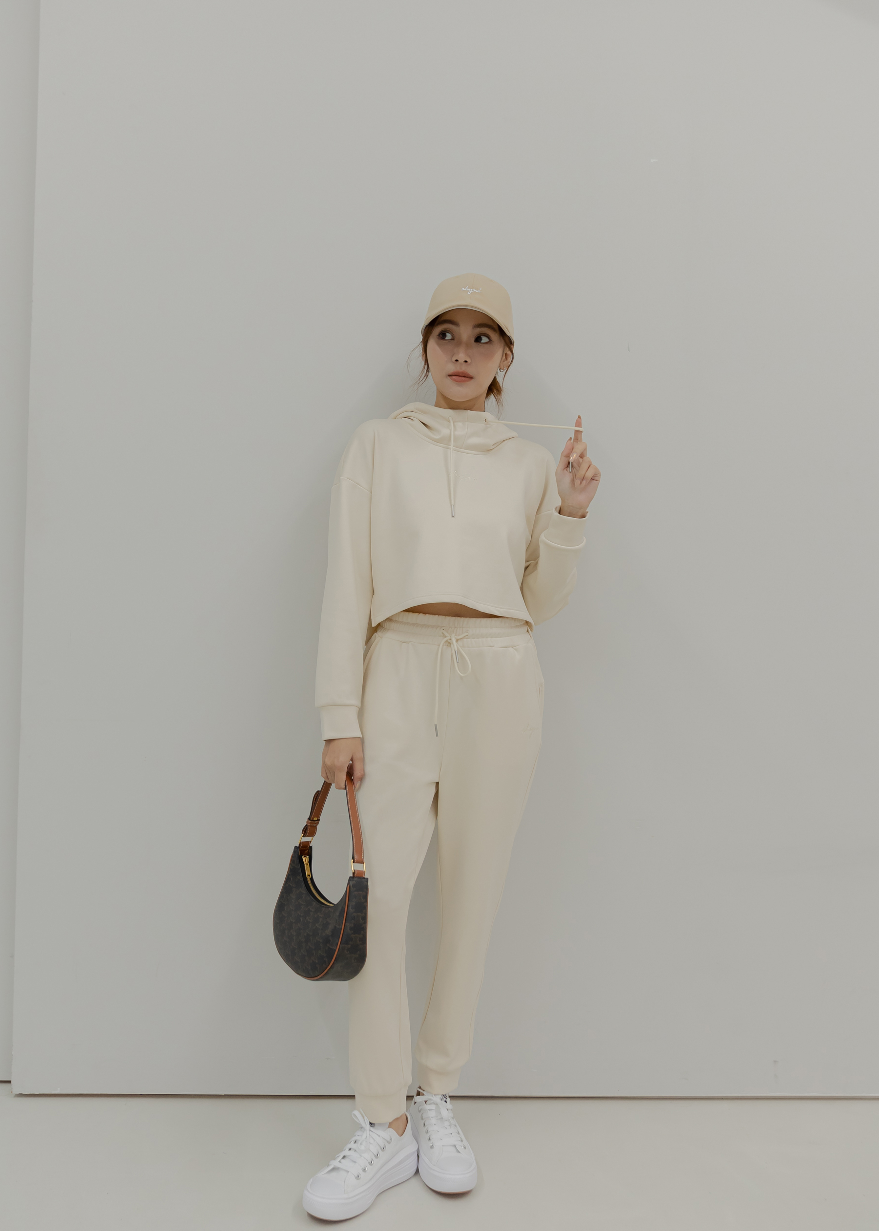 內刷毛刺繡修身長褲- Nude