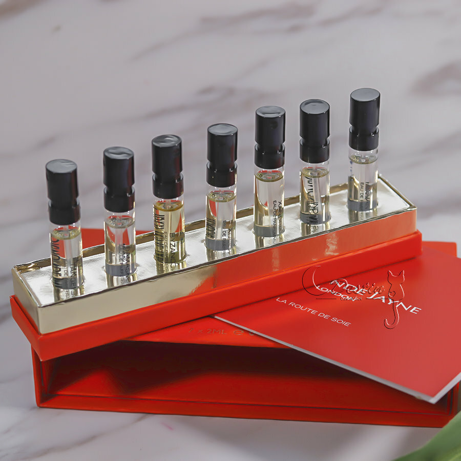 明時代　紅綠彩祥瑞蓮池花卉文　五彩印泥合子　香盒　香合　茶道具(C-37) 明時代 紅綠彩祥瑞蓮池花卉文 五彩印泥合子 香盒 香合 茶道具(C-