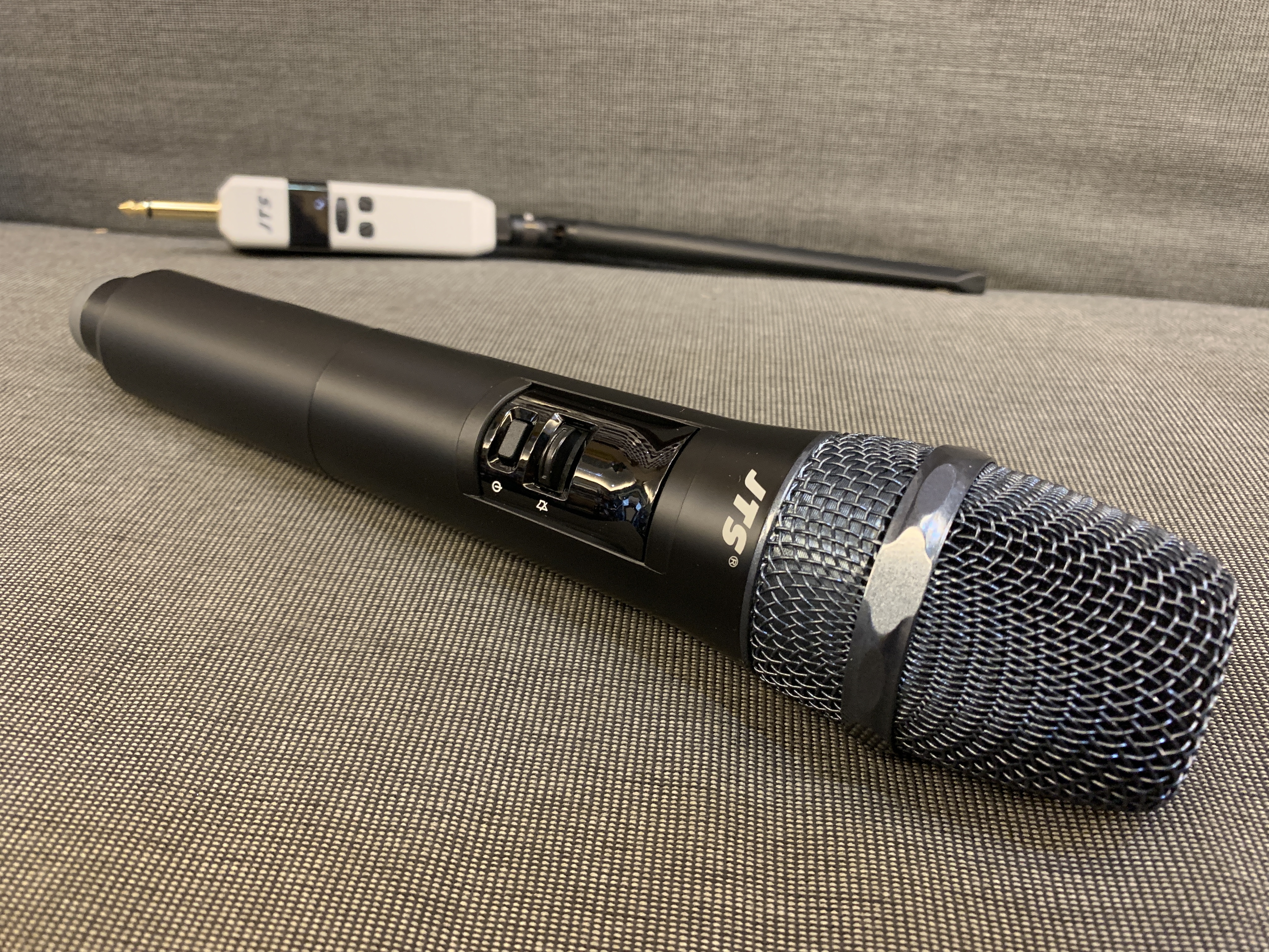 JTS JTS 一對一無線麥克風系統 R-1接收器(6.3mm) + TH-2麥克風 第 4 張圖片｜三峽麥克風