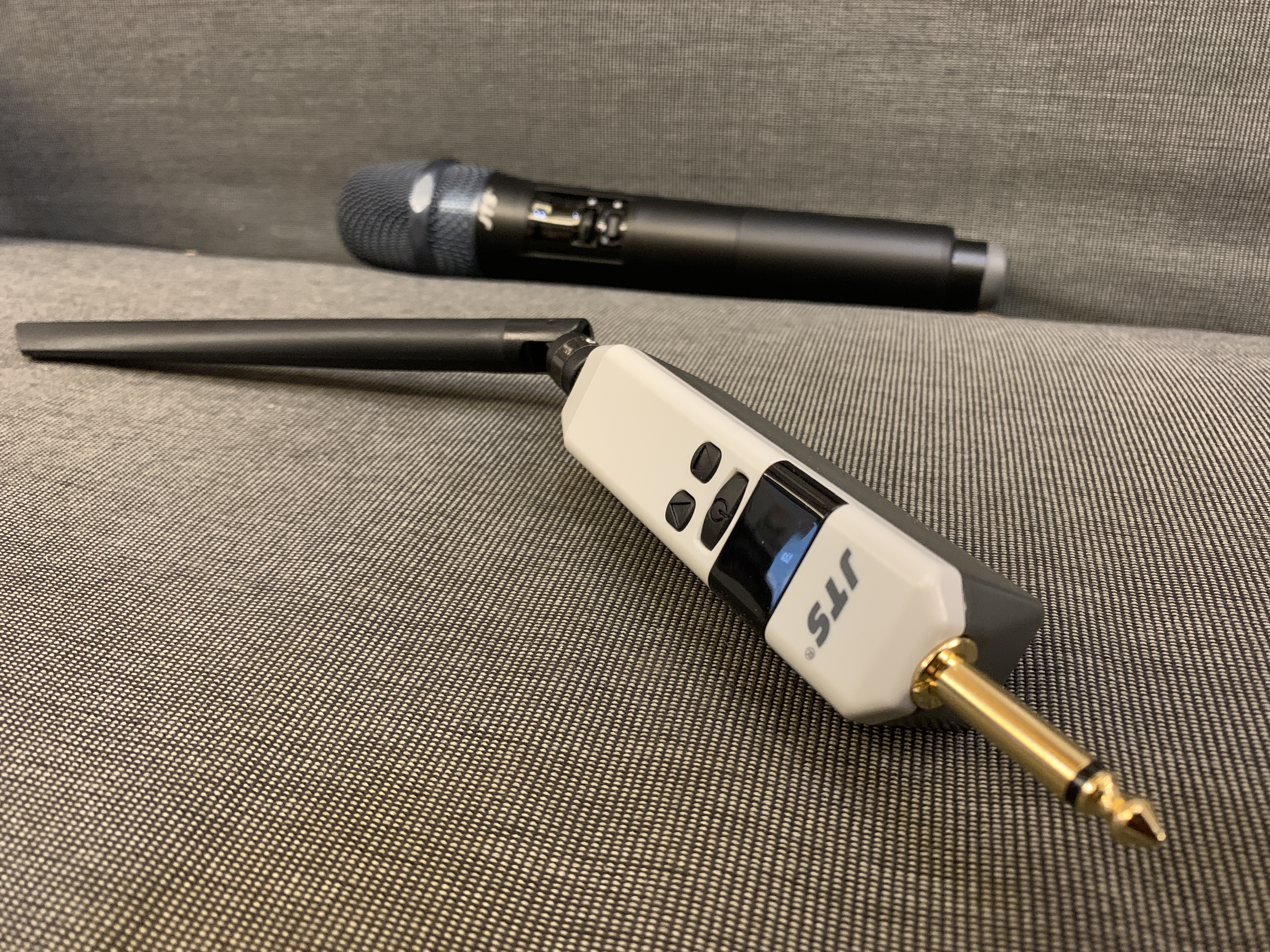 JTS JTS 一對一無線麥克風系統 R-1接收器(6.3mm) + TH-2麥克風 第 5 張圖片｜三峽麥克風