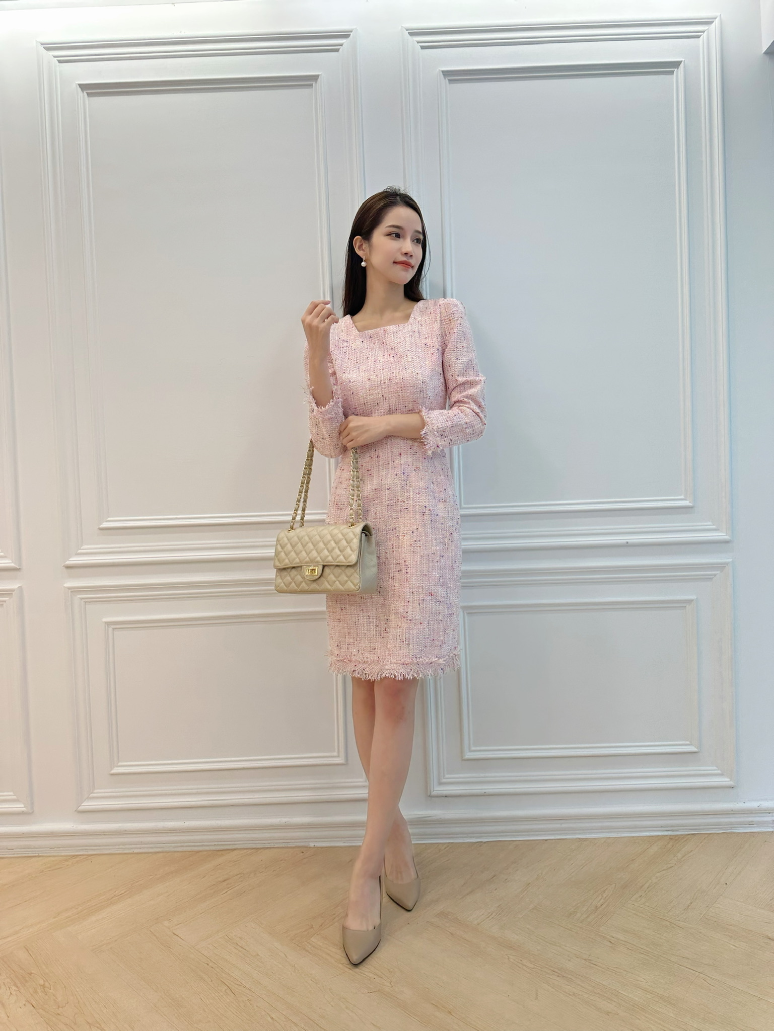 方領抽鬚合身洋裝