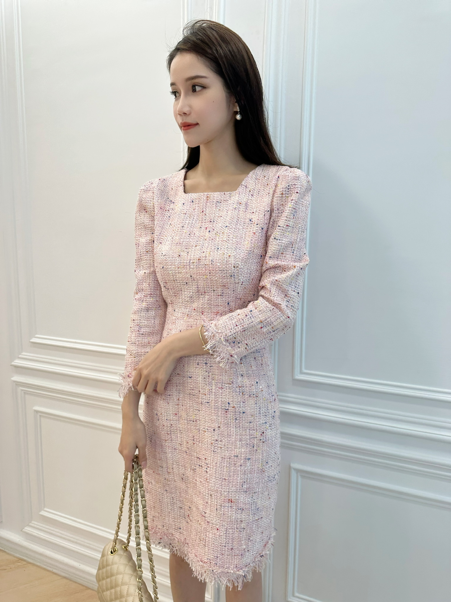 方領抽鬚合身洋裝