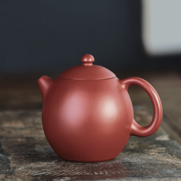 【龍蛋】-- 圓潤的壺把，讓人初看就非常舒服！